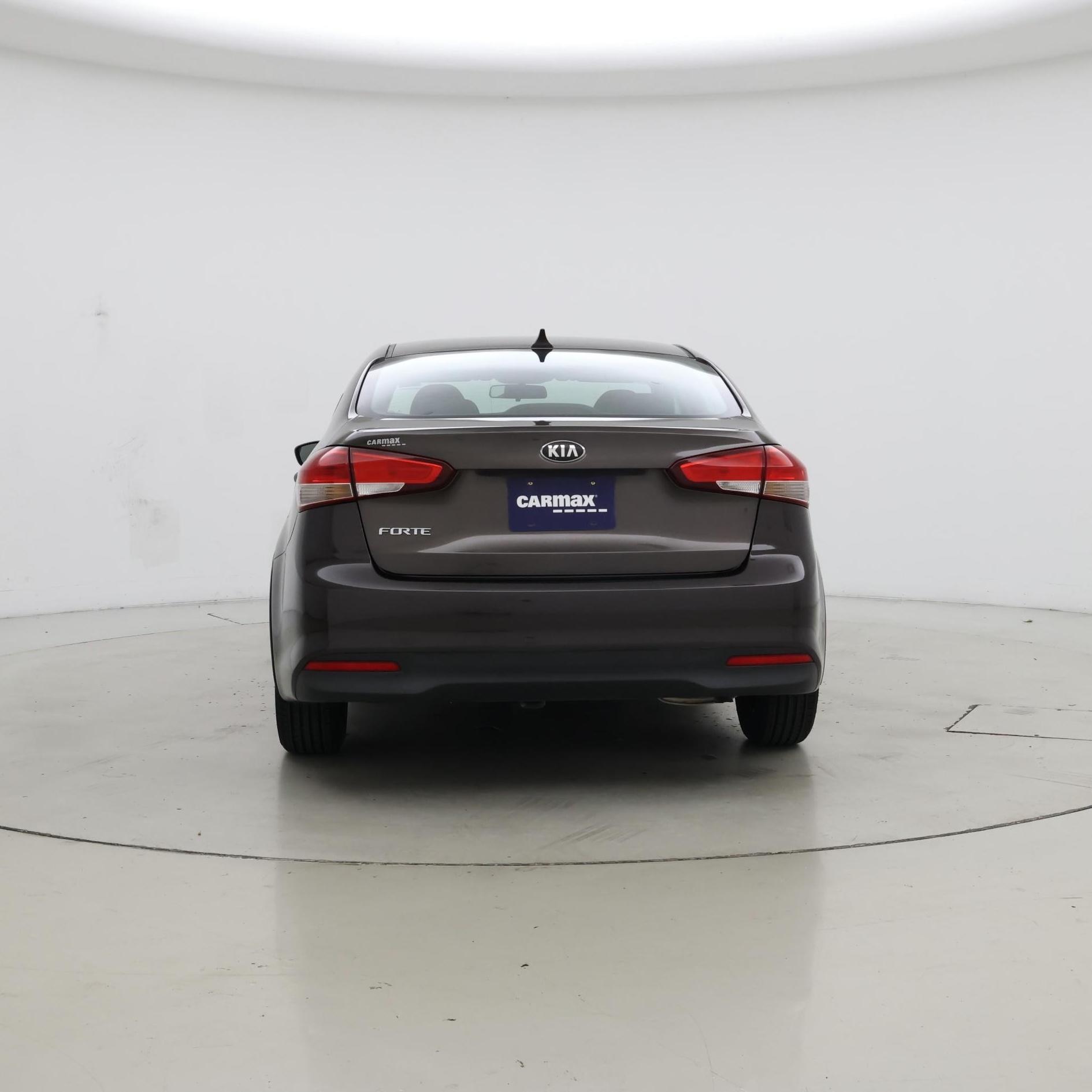 Thumbnail: 2017 Kia Forte - 6