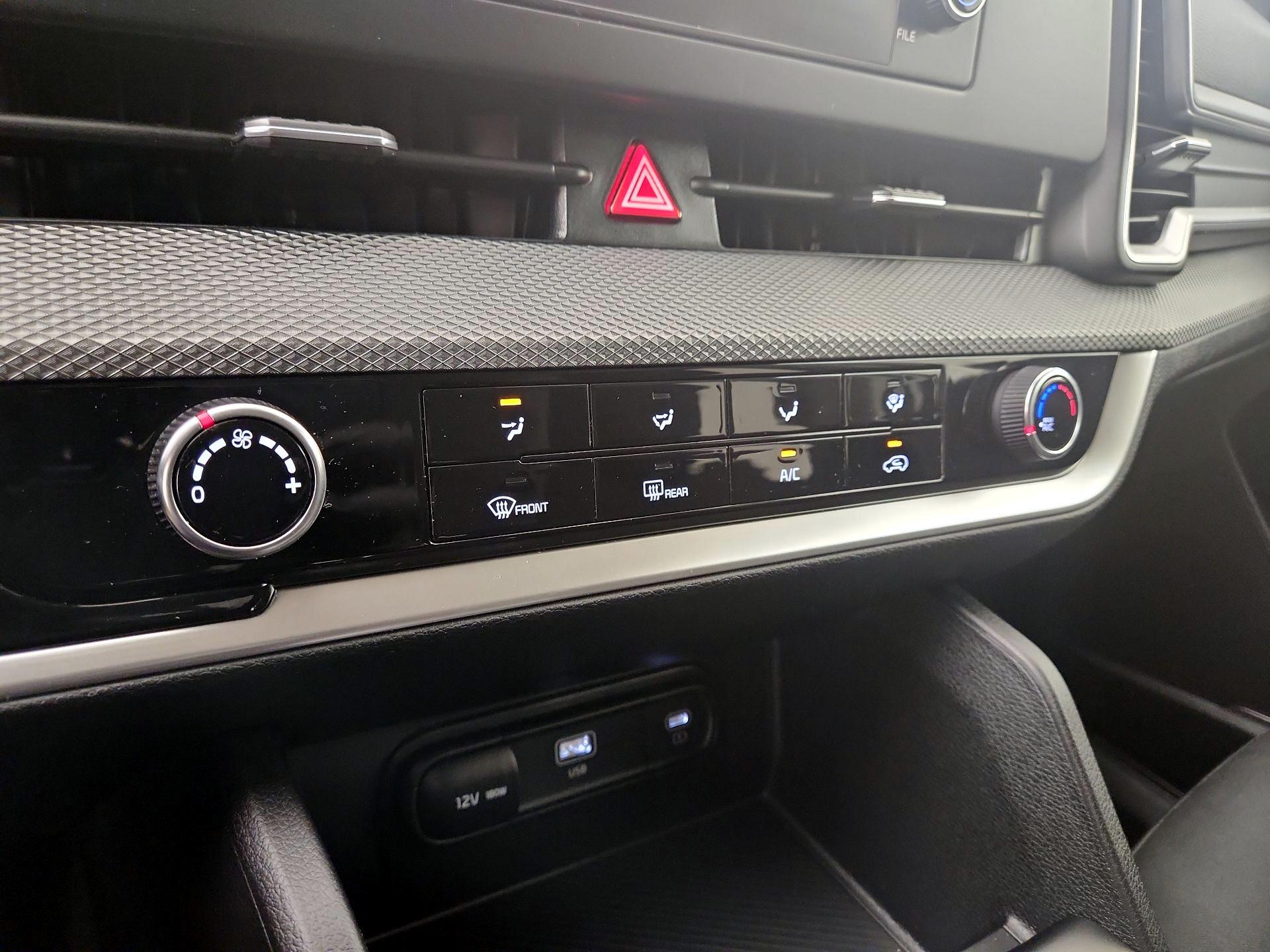 Thumbnail: 2023 Kia Sportage - 16