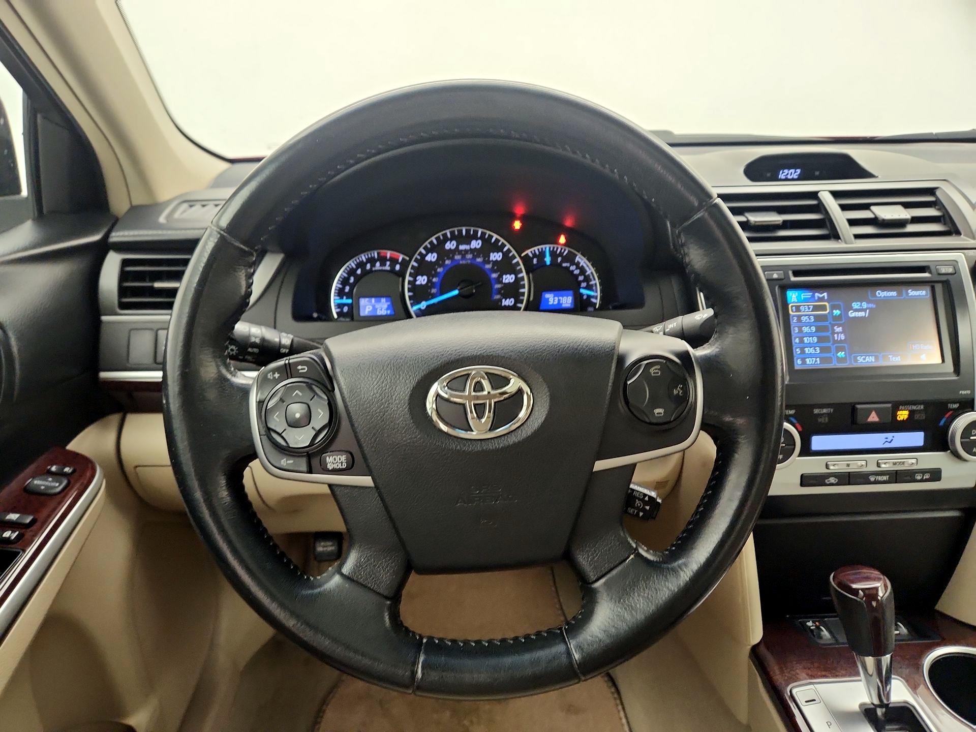 Thumbnail: 2014 Toyota Camry - 10