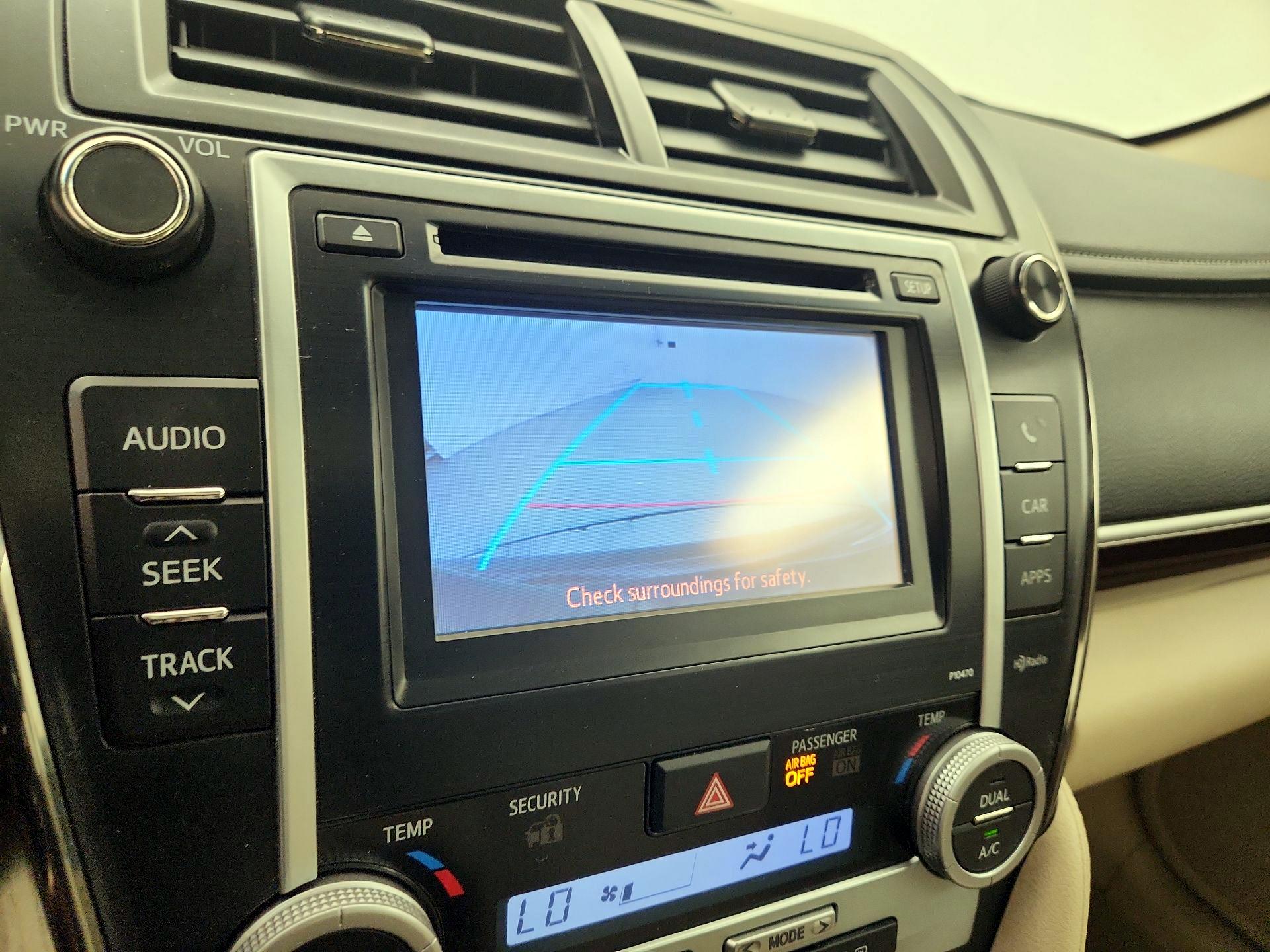 Thumbnail: 2014 Toyota Camry - 14