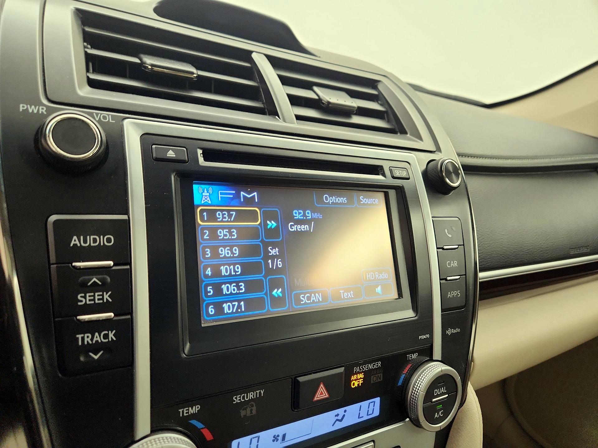 Thumbnail: 2014 Toyota Camry - 15