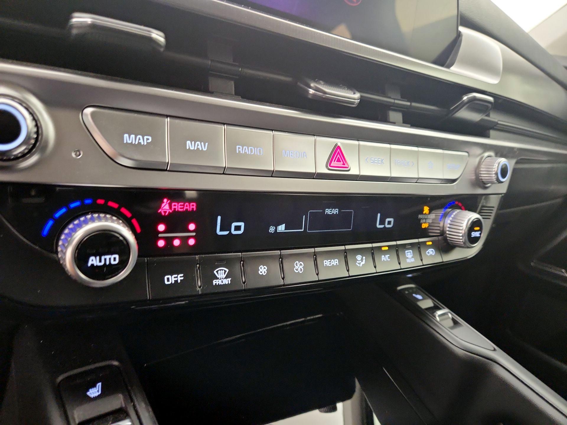 Thumbnail: 2024 Kia Telluride - 17