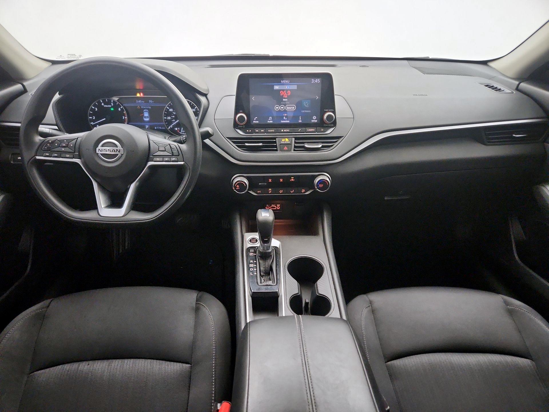 Thumbnail: 2020 Nissan Altima - 9