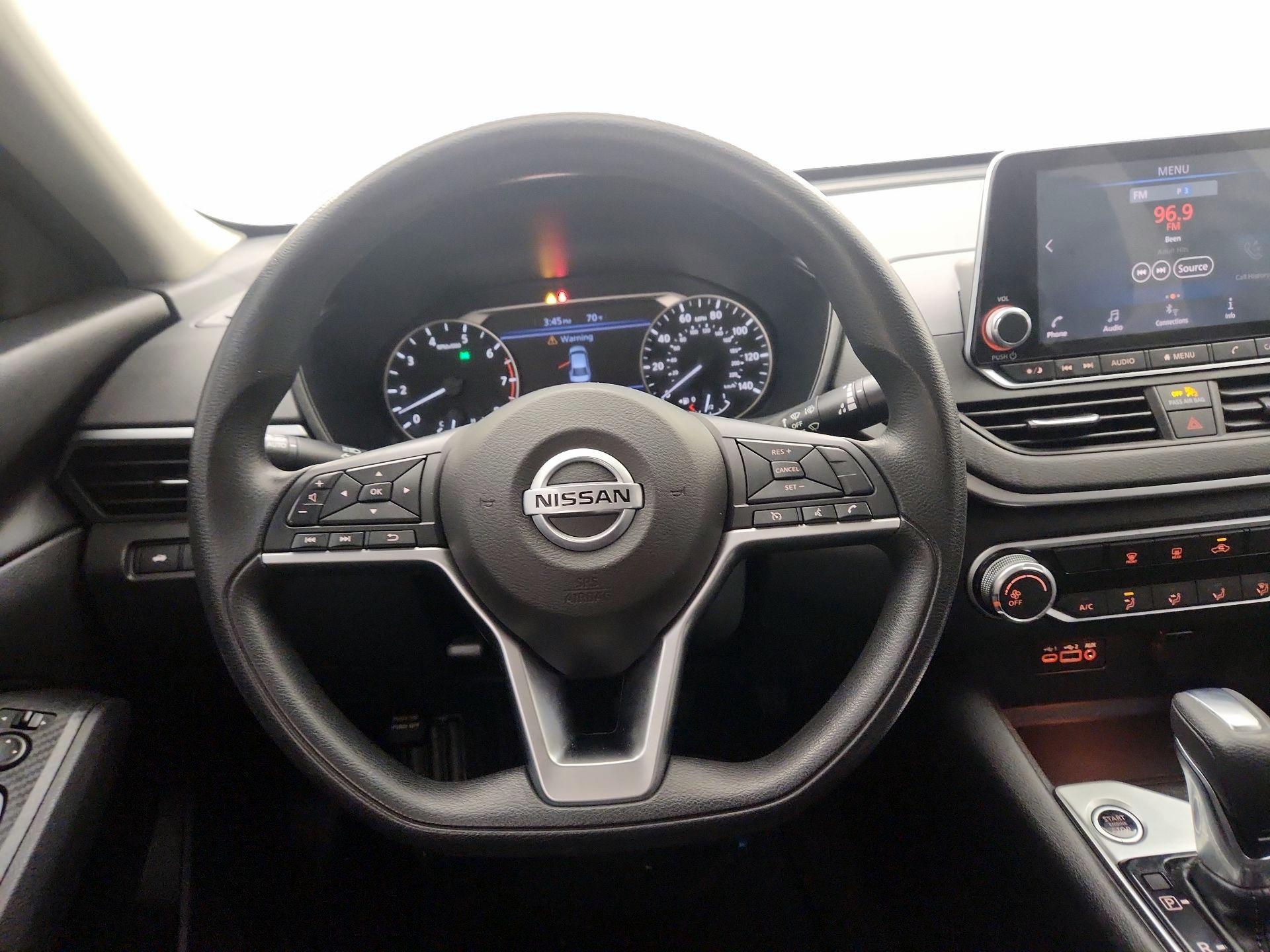 Thumbnail: 2020 Nissan Altima - 10