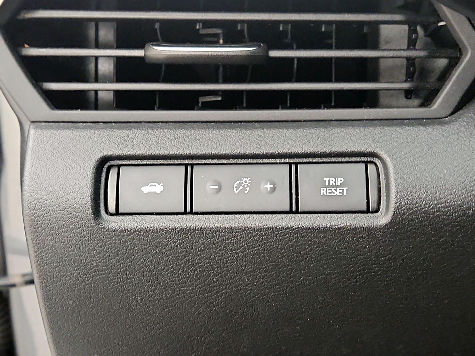 Thumbnail: 2020 Nissan Altima - 13