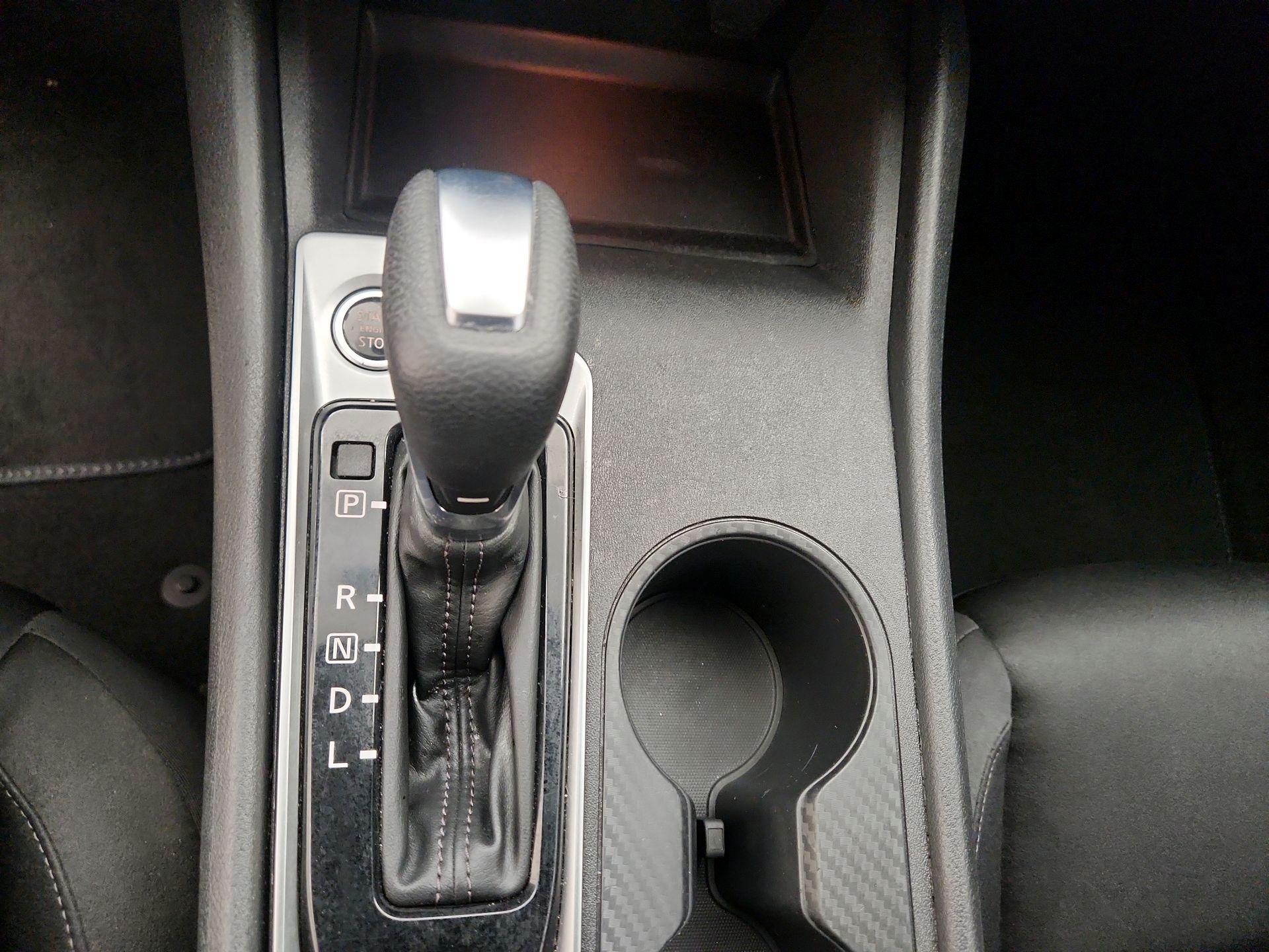 Thumbnail: 2020 Nissan Altima - 17