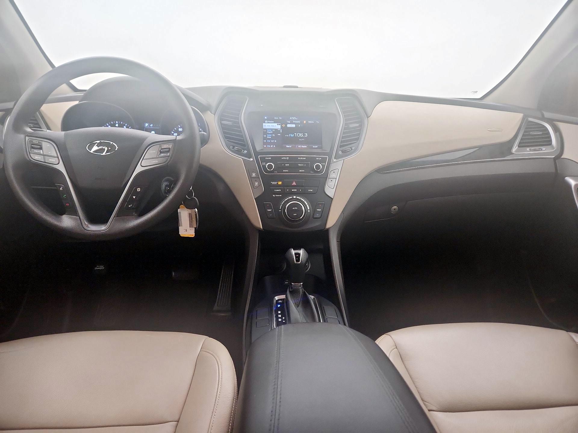 Thumbnail: 2017 Hyundai Santa Fe - 9