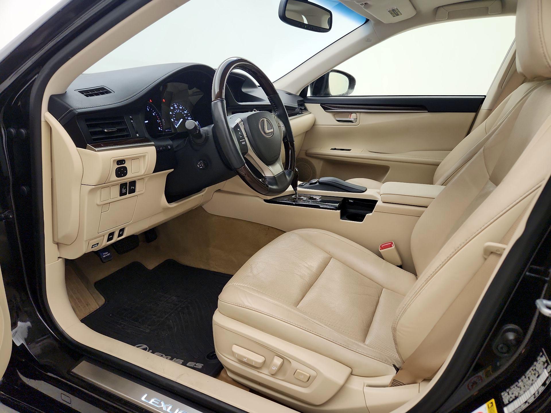 Thumbnail: 2014 Lexus ES - 11