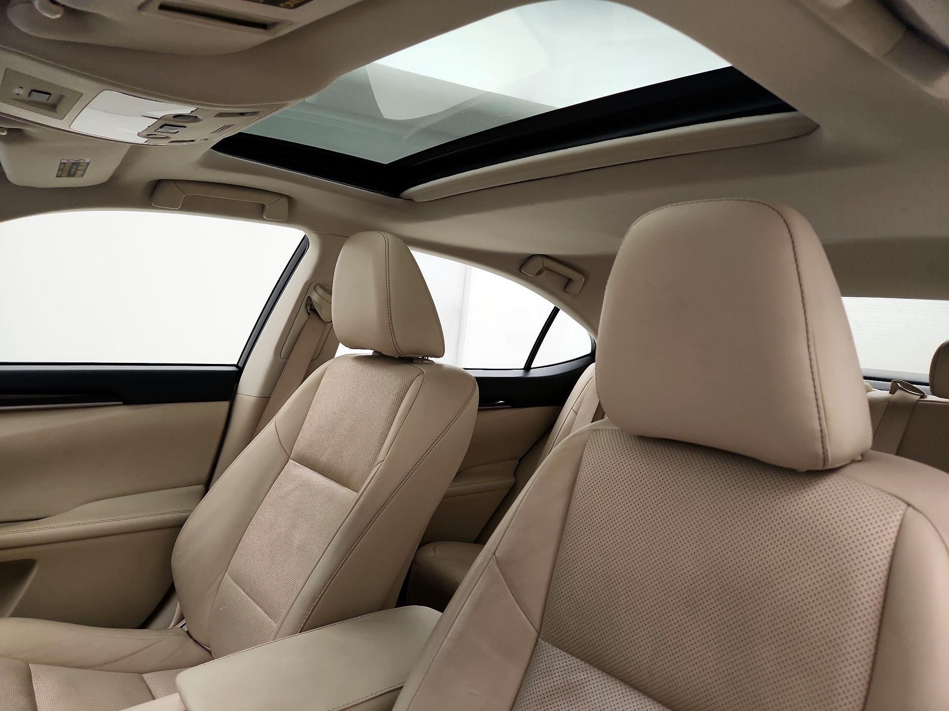 Thumbnail: 2014 Lexus ES - 19