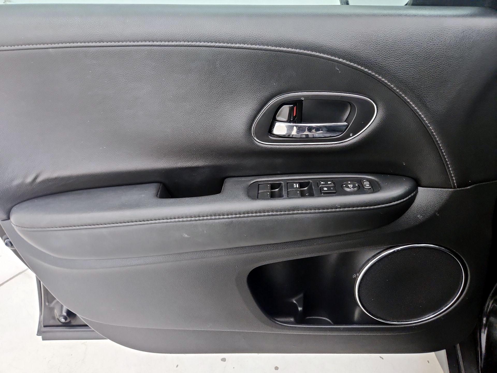 Thumbnail: 2019 Honda HR-V - 12