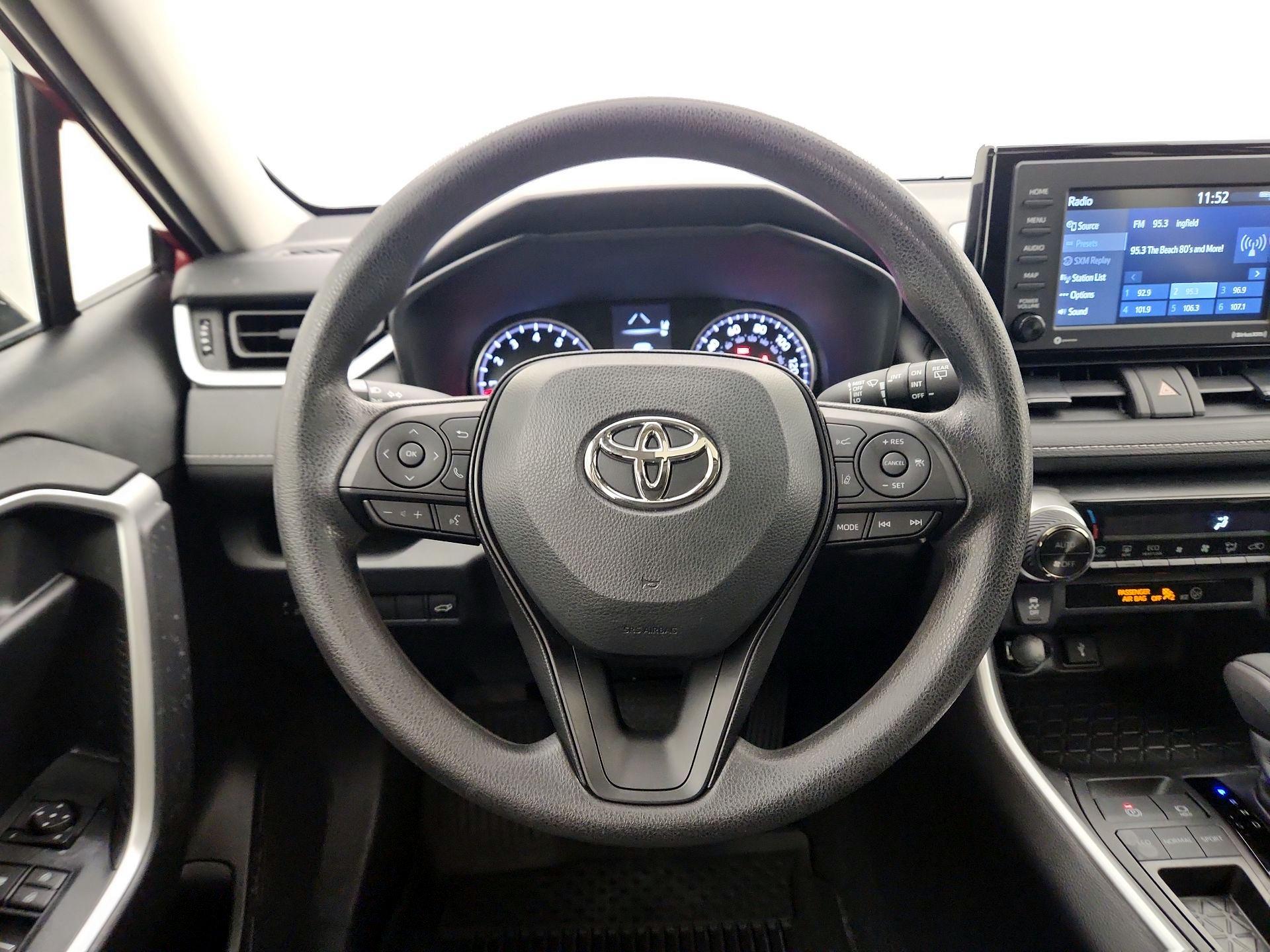 Thumbnail: 2022 Toyota RAV4 - 10