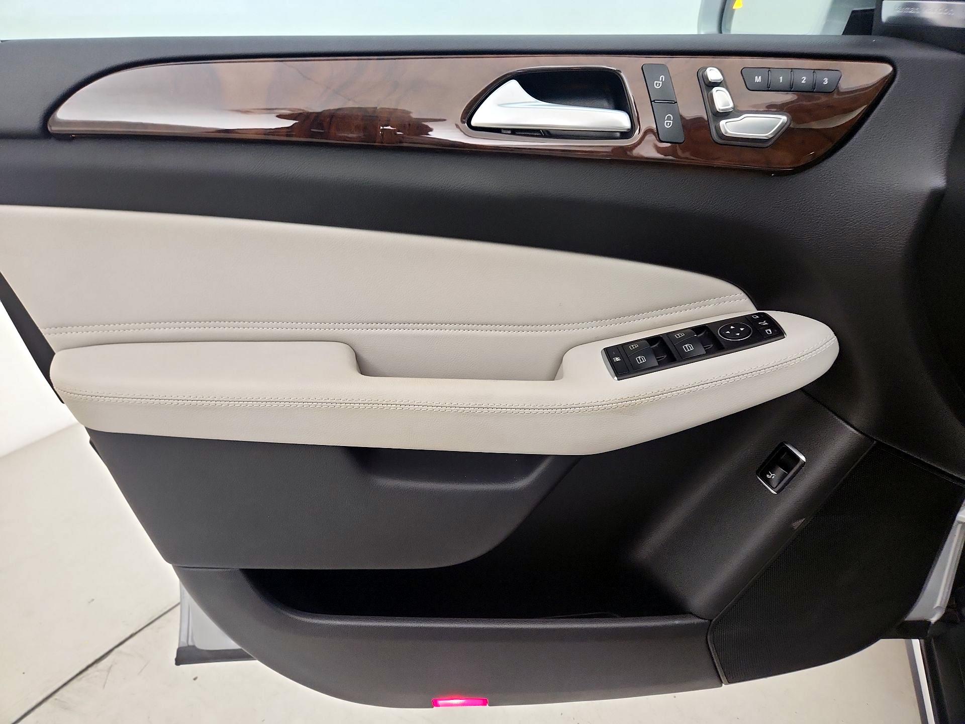 Thumbnail: 2019 Mercedes-Benz GLS - 12