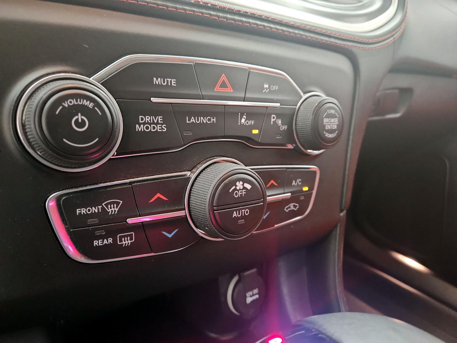 Thumbnail: 2020 Dodge Charger - 17