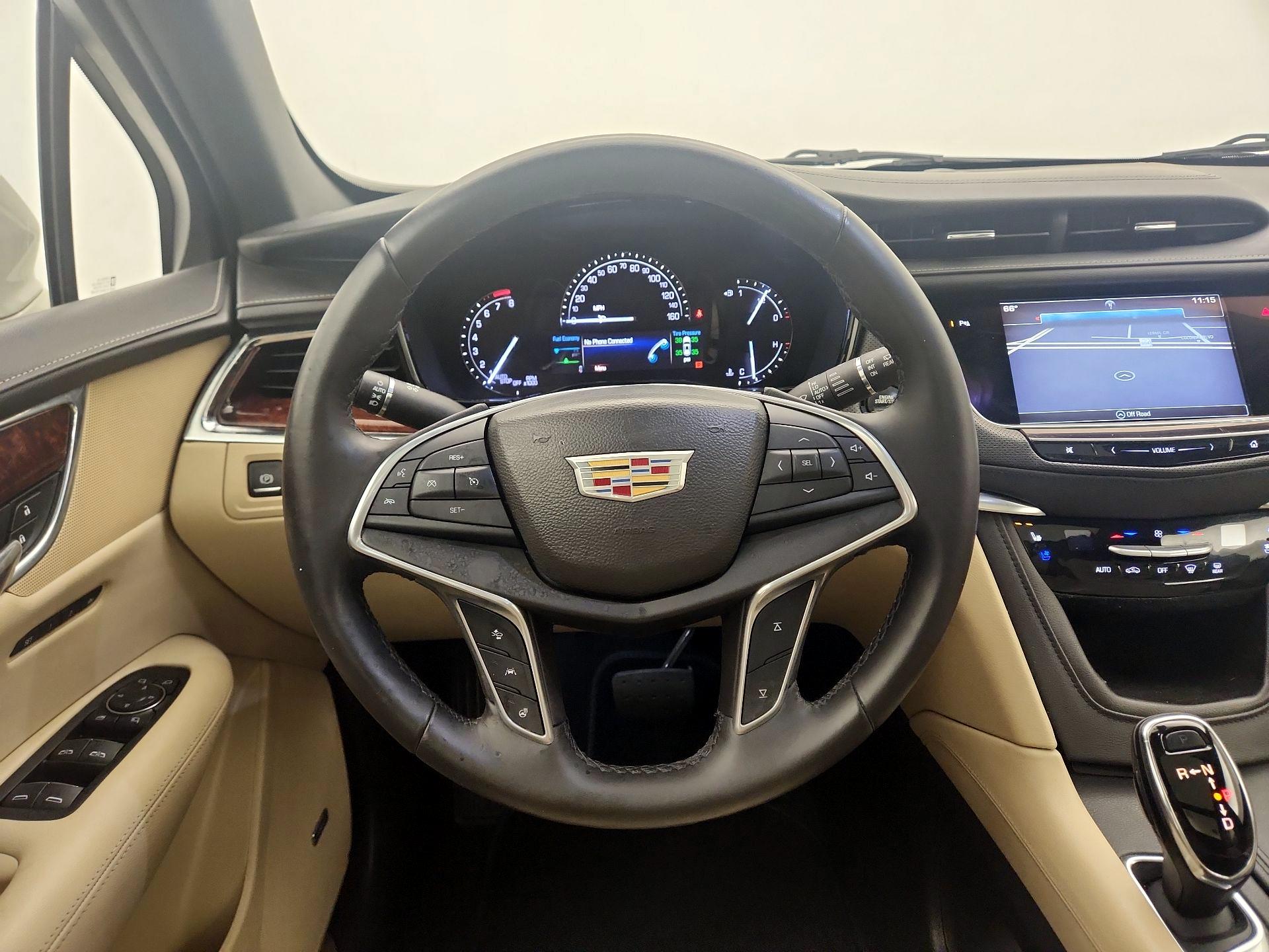 Thumbnail: 2017 Cadillac XT5 - 10