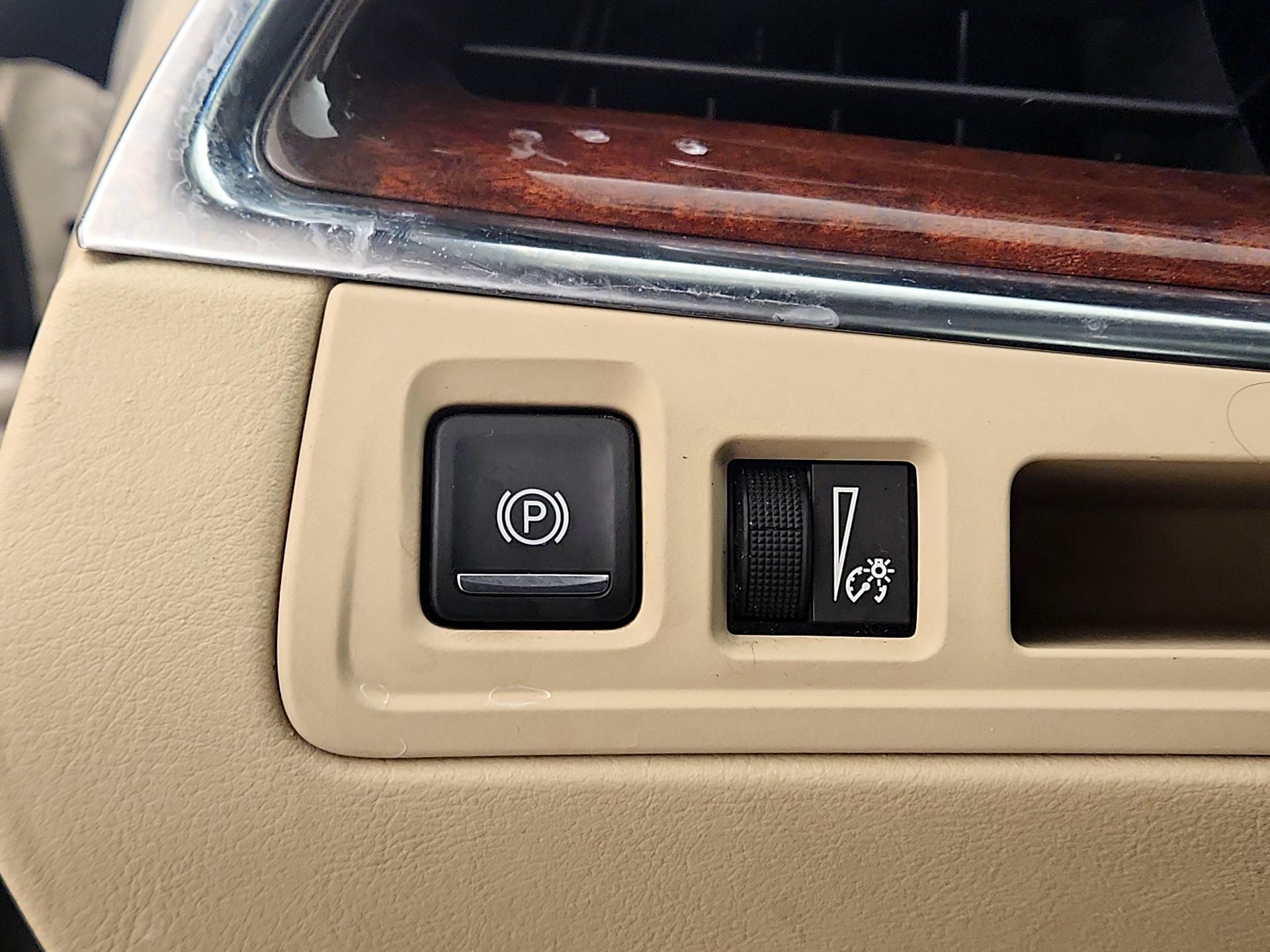 Thumbnail: 2017 Cadillac XT5 - 13