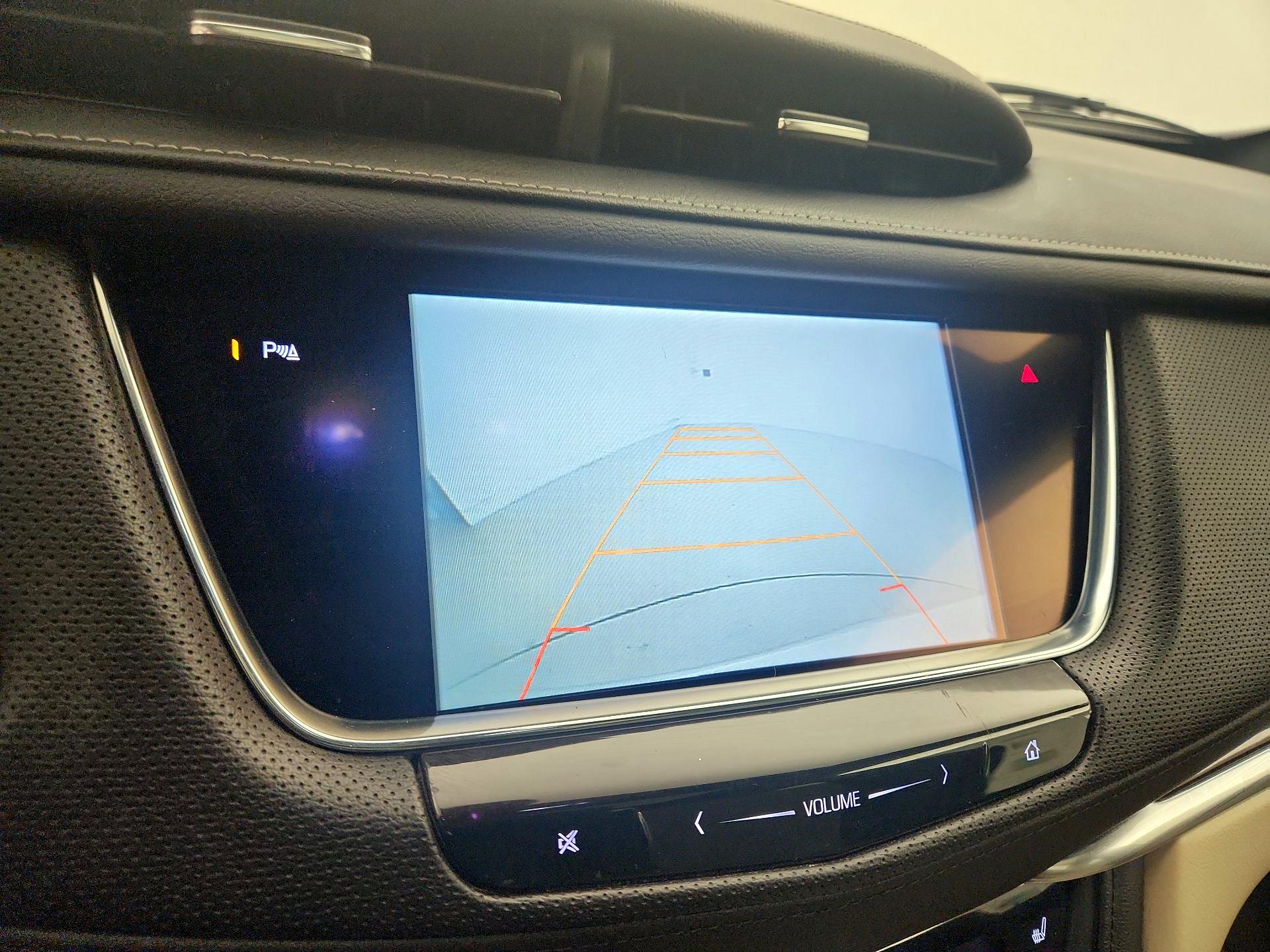 Thumbnail: 2017 Cadillac XT5 - 15