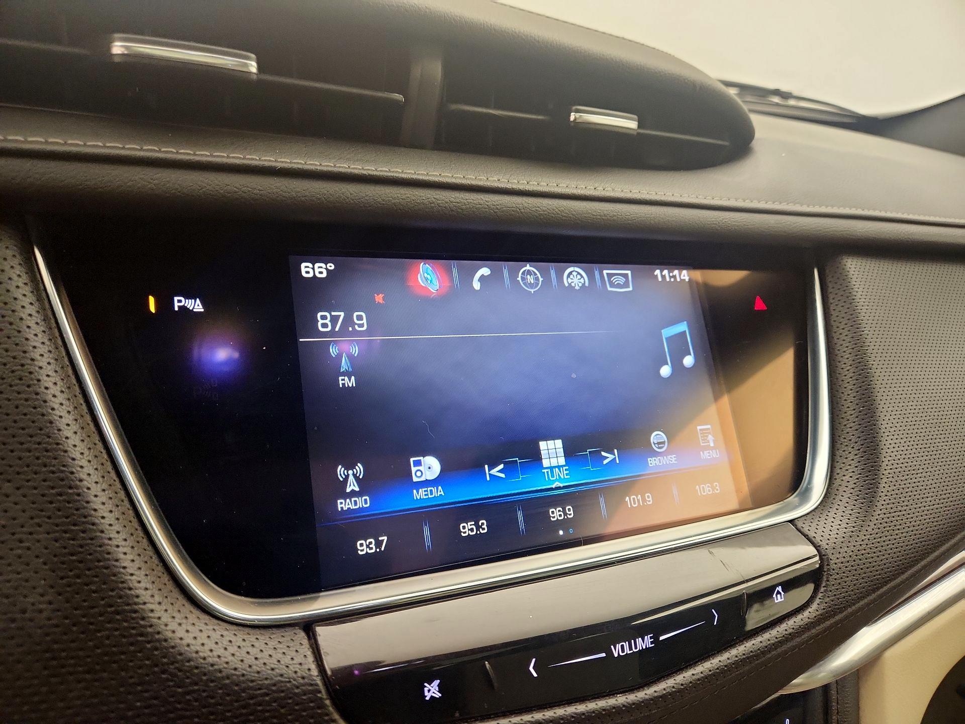 Thumbnail: 2017 Cadillac XT5 - 16