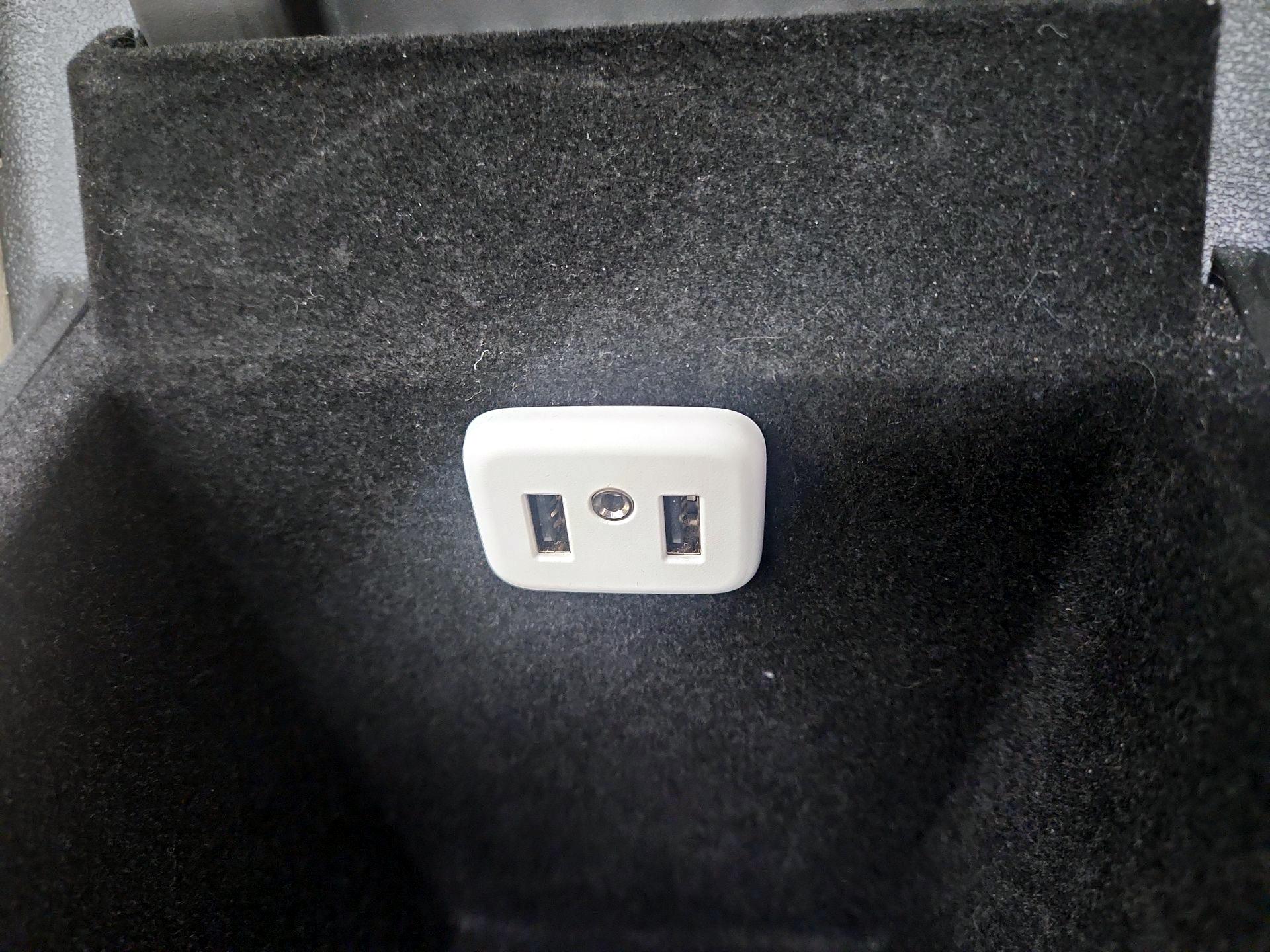 Thumbnail: 2017 Cadillac XT5 - 19