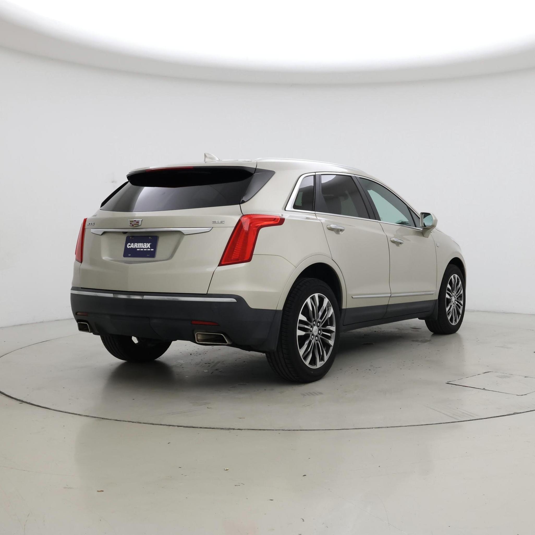 Thumbnail: 2017 Cadillac XT5 - 8