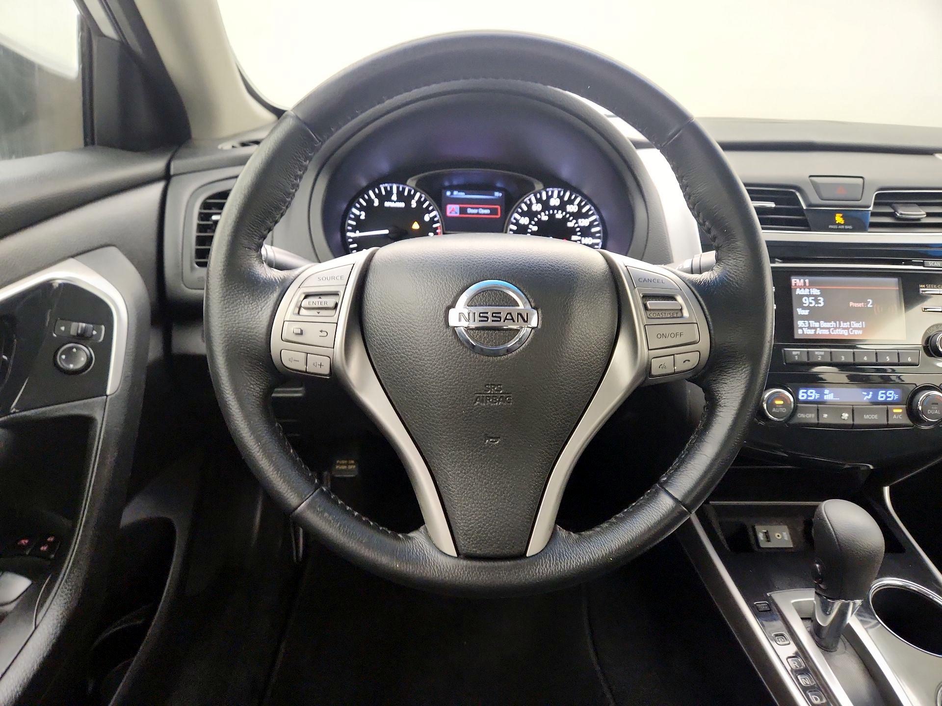 Thumbnail: 2014 Nissan Altima - 10