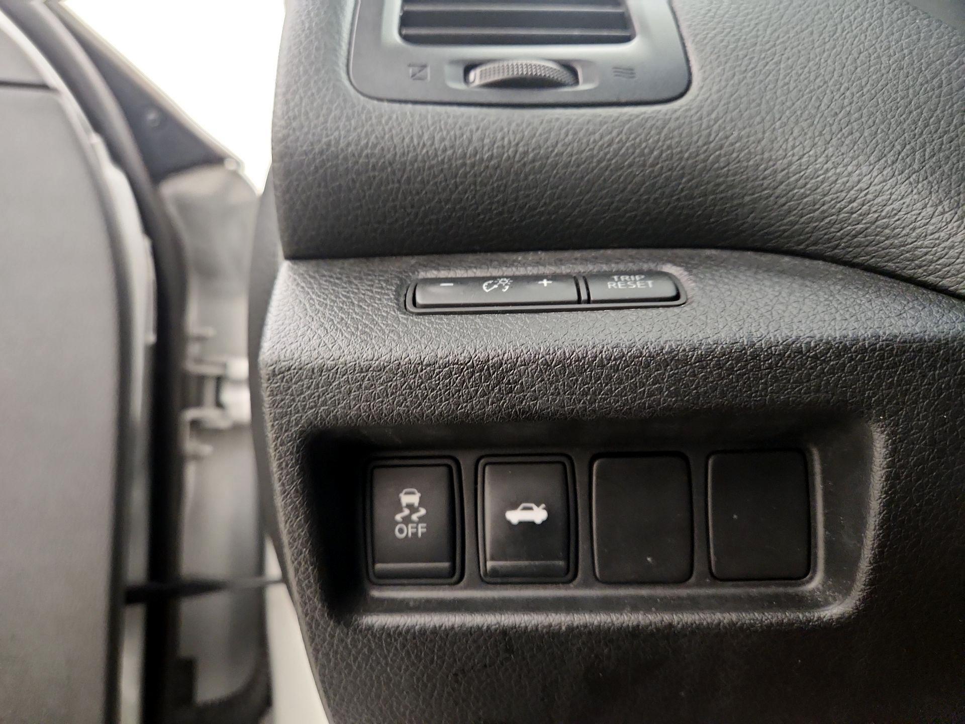 Thumbnail: 2014 Nissan Altima - 13