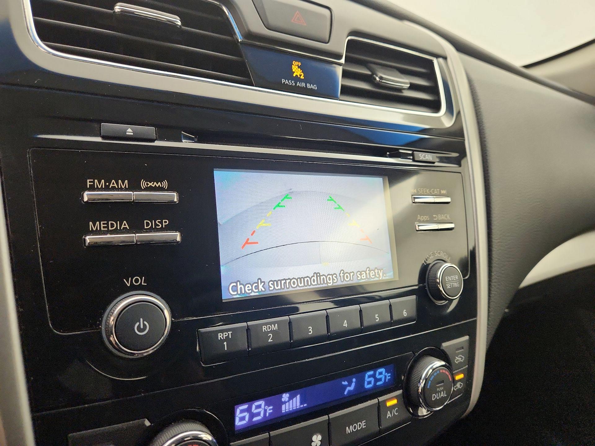 Thumbnail: 2014 Nissan Altima - 14