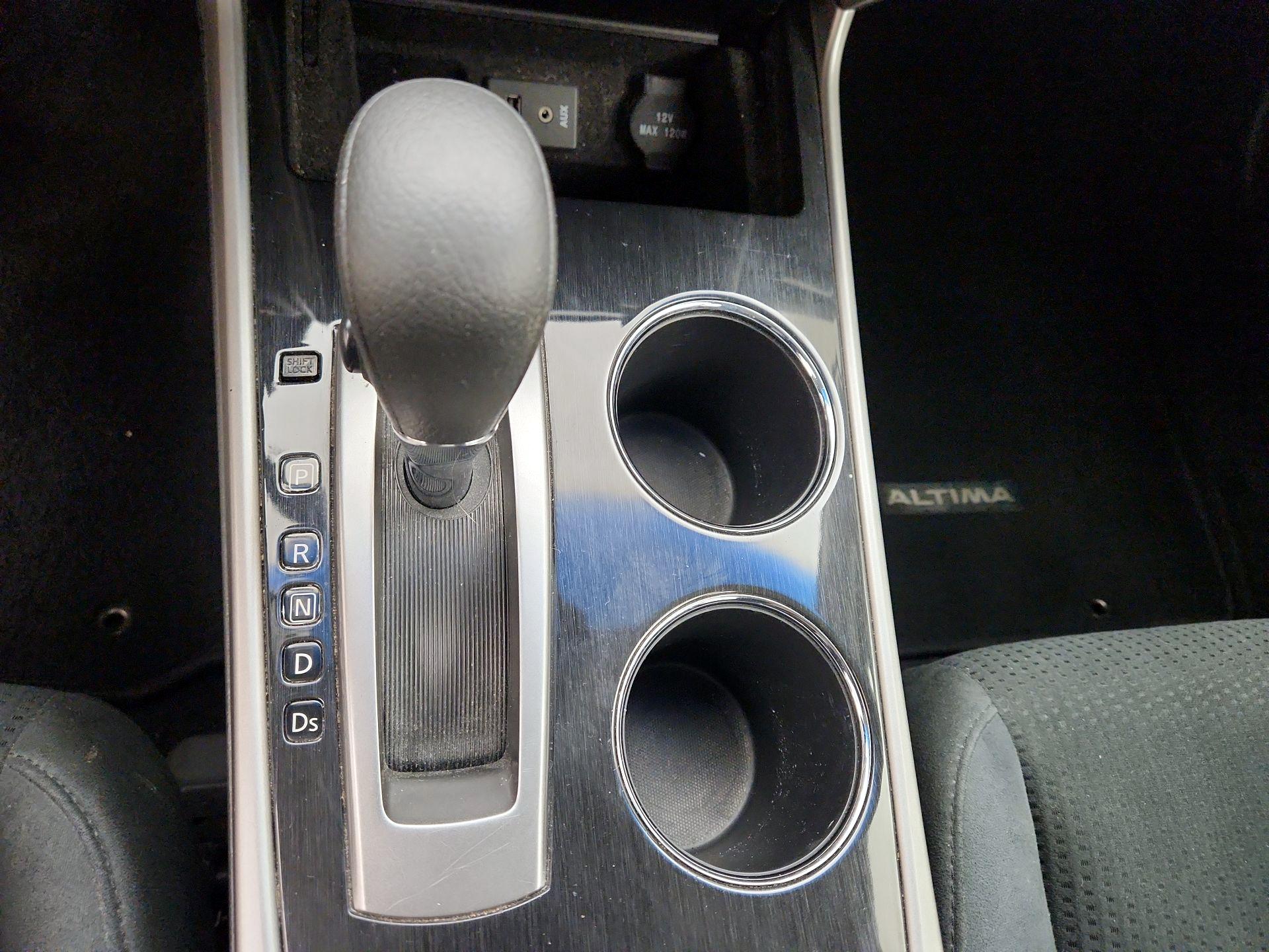 Thumbnail: 2014 Nissan Altima - 17