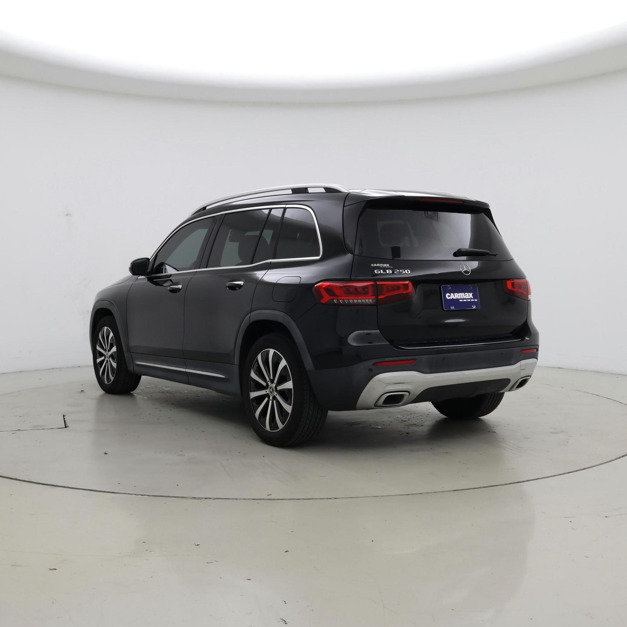Thumbnail: 2021 Mercedes-Benz GLB - 2