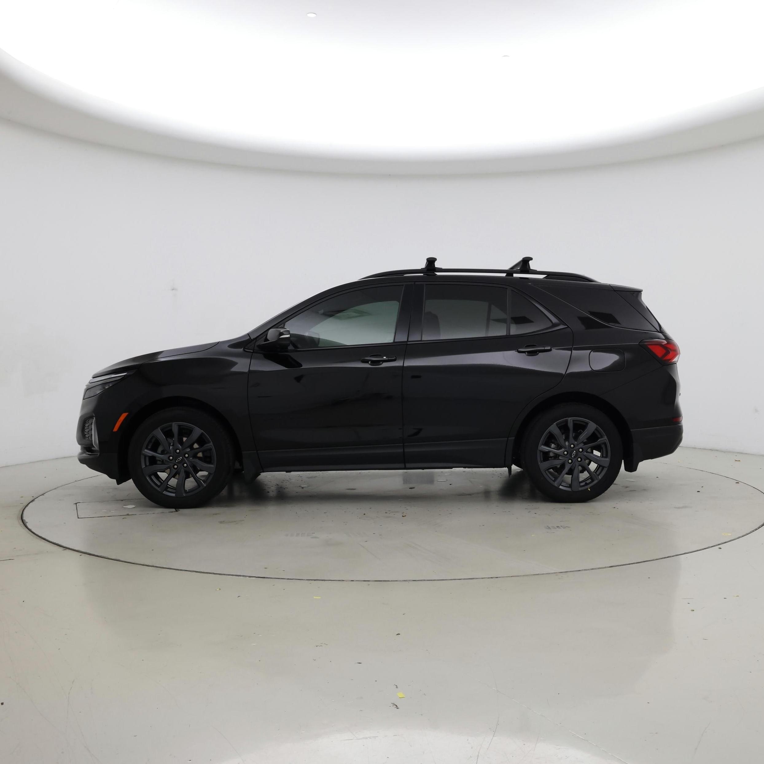 Thumbnail: 2022 Chevrolet Equinox - 3
