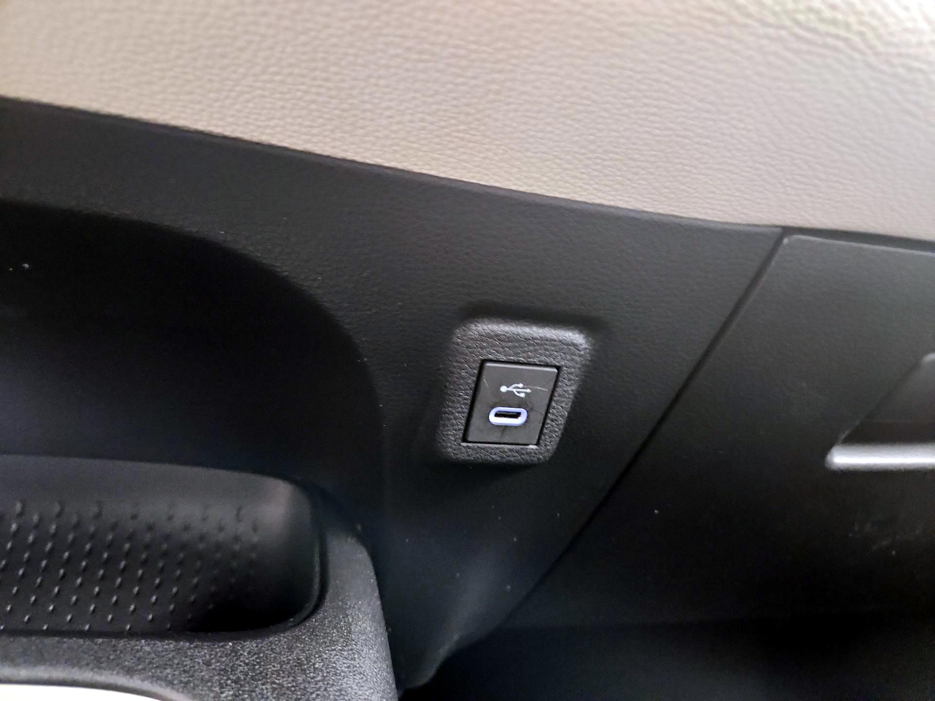 Thumbnail: 2025 Toyota Corolla - 18