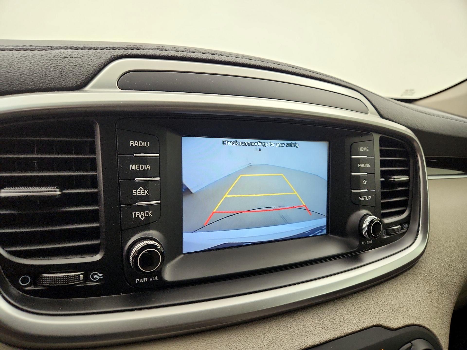 Thumbnail: 2020 Kia Sorento - 14