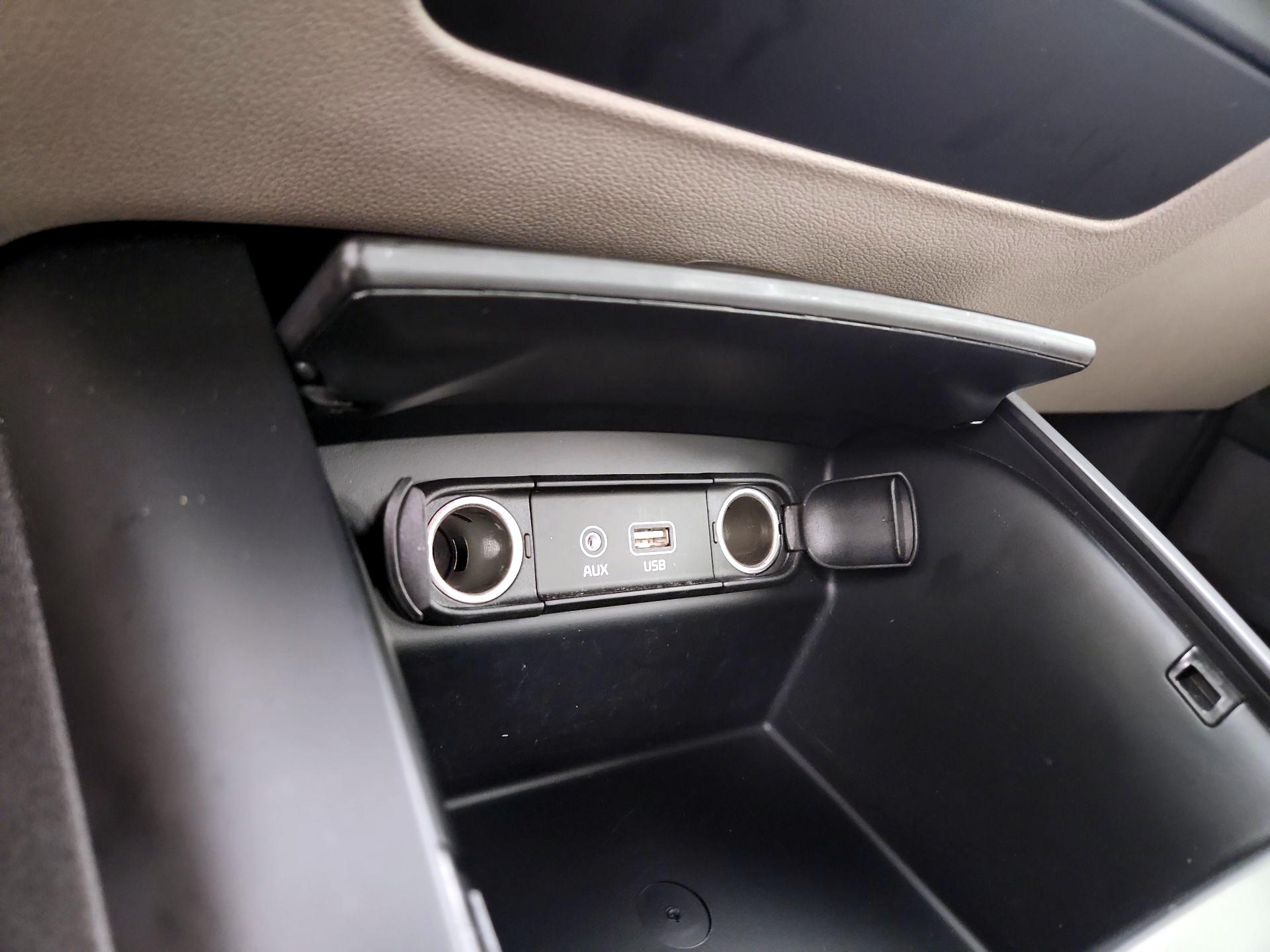 Thumbnail: 2020 Kia Sorento - 18