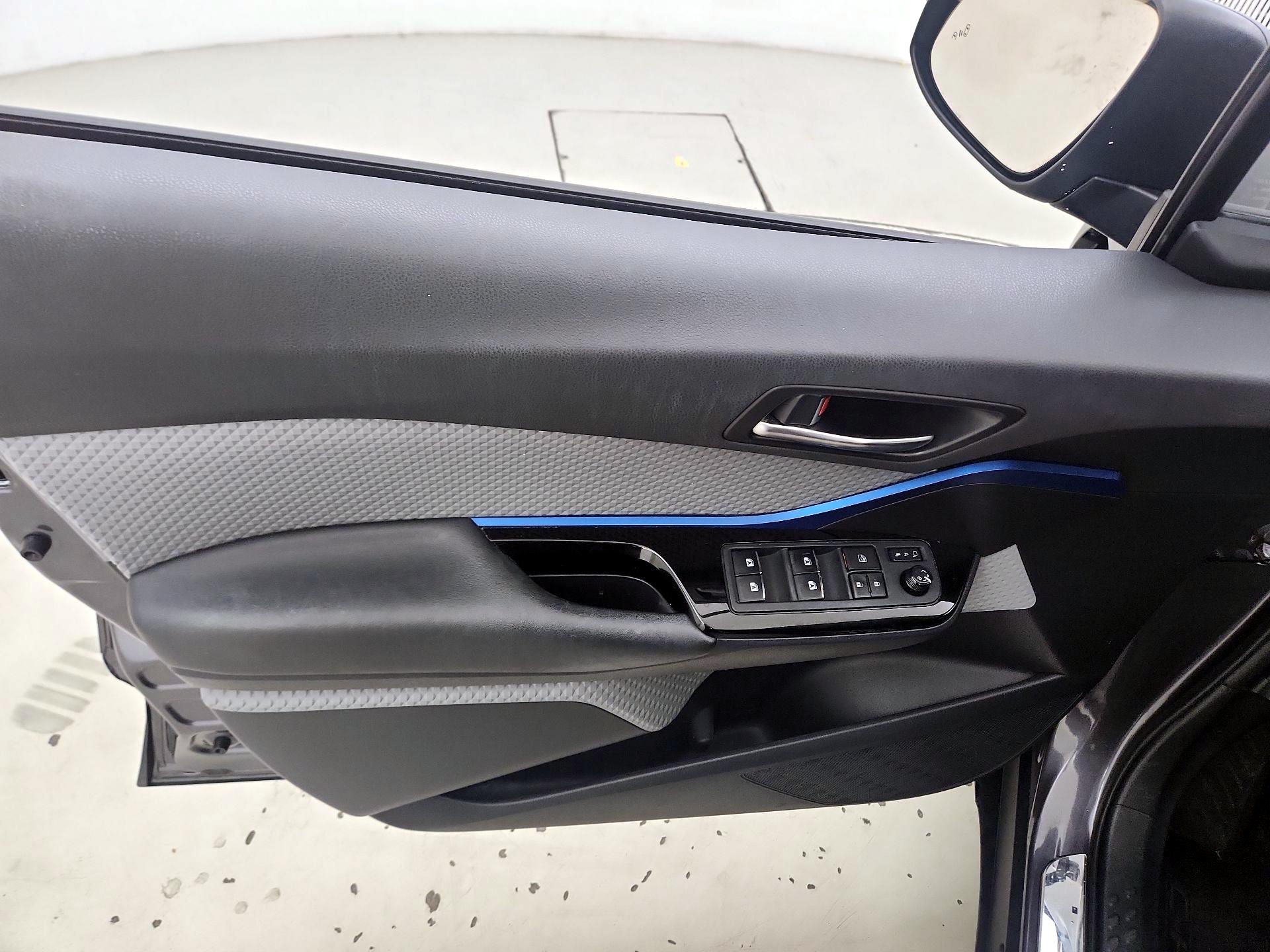 Thumbnail: 2019 Toyota C-HR - 12