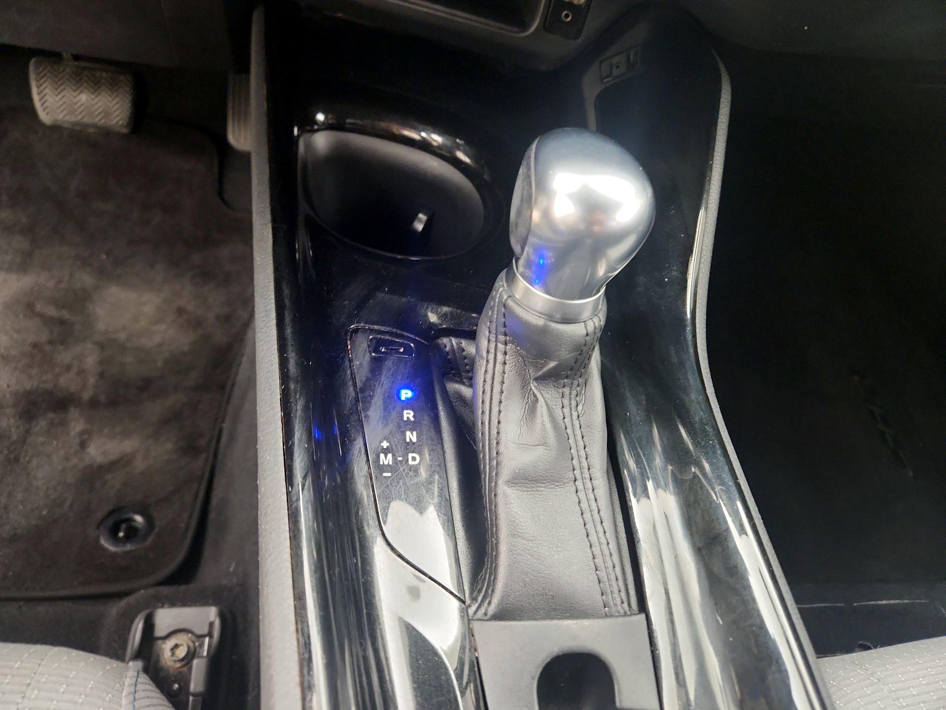 Thumbnail: 2019 Toyota C-HR - 17