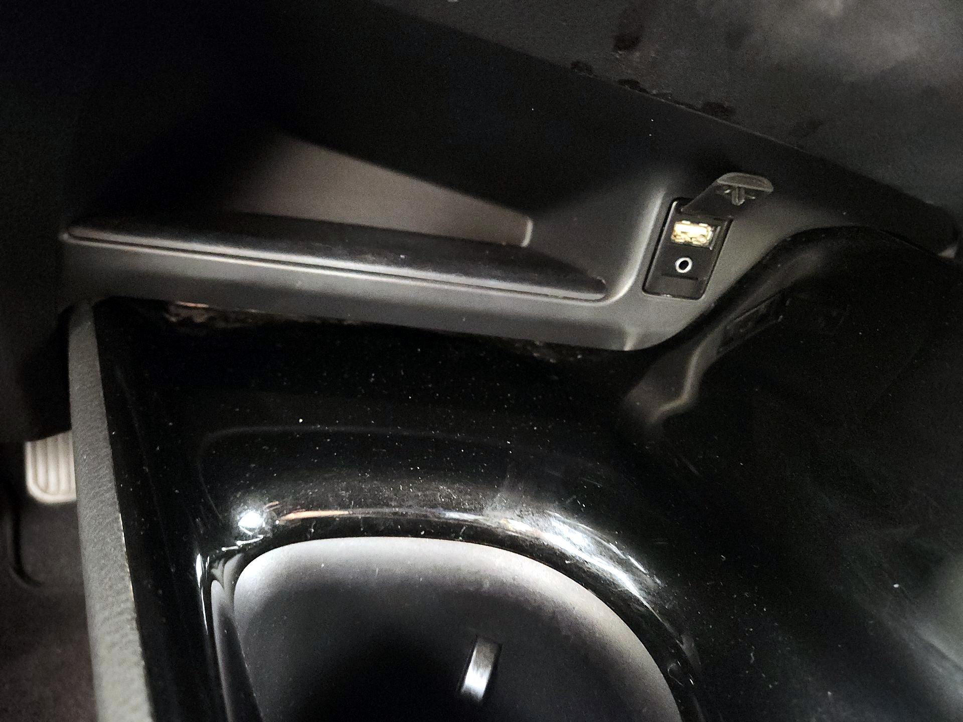 Thumbnail: 2019 Toyota C-HR - 18