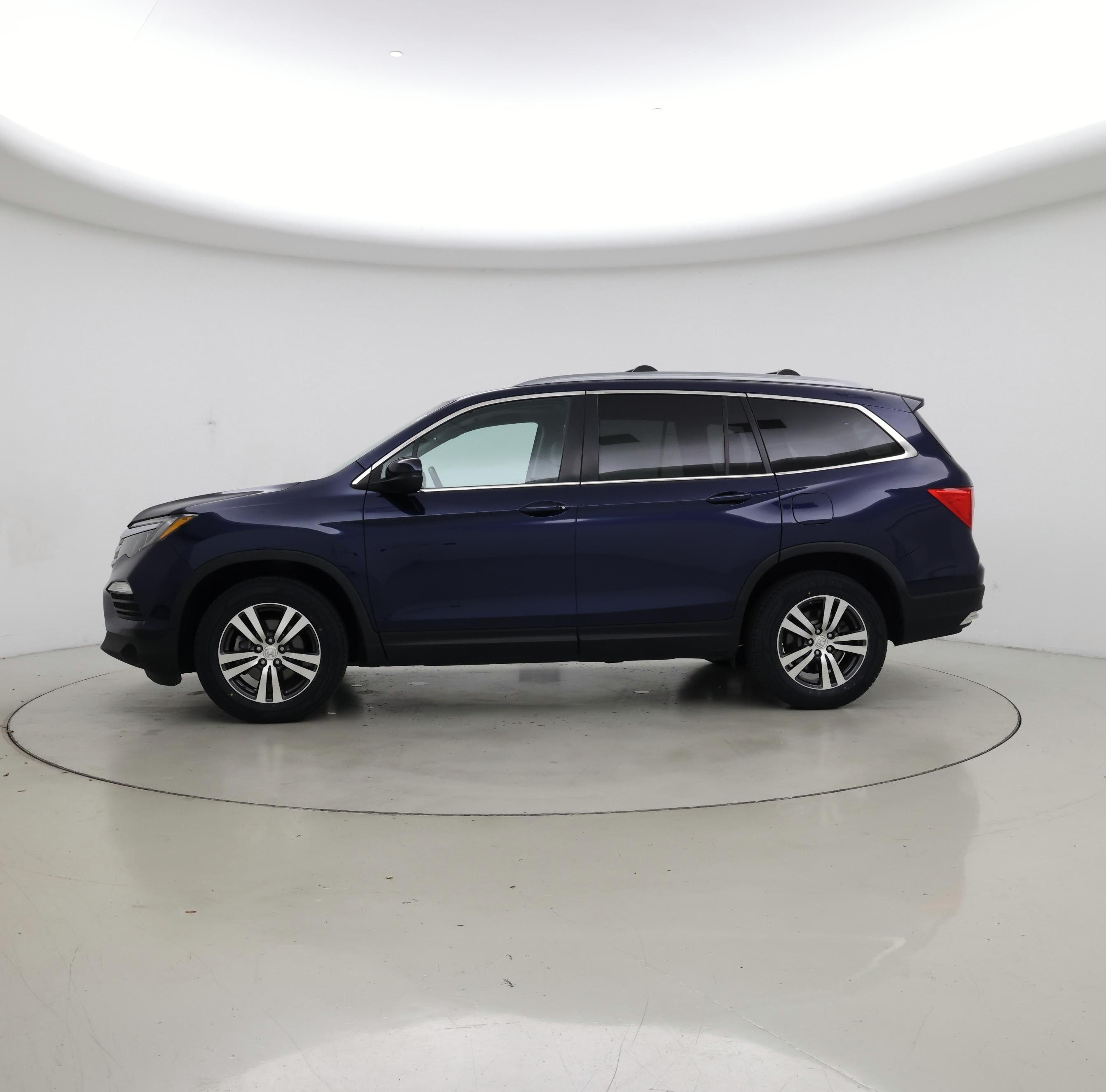 Thumbnail: 2016 Honda Pilot - 3