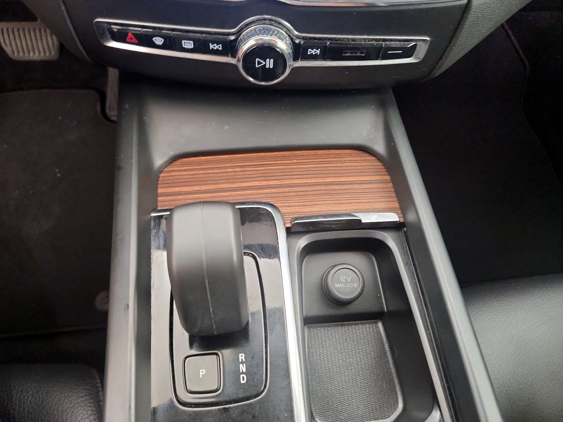 Thumbnail: 2024 Volvo XC60 - 17