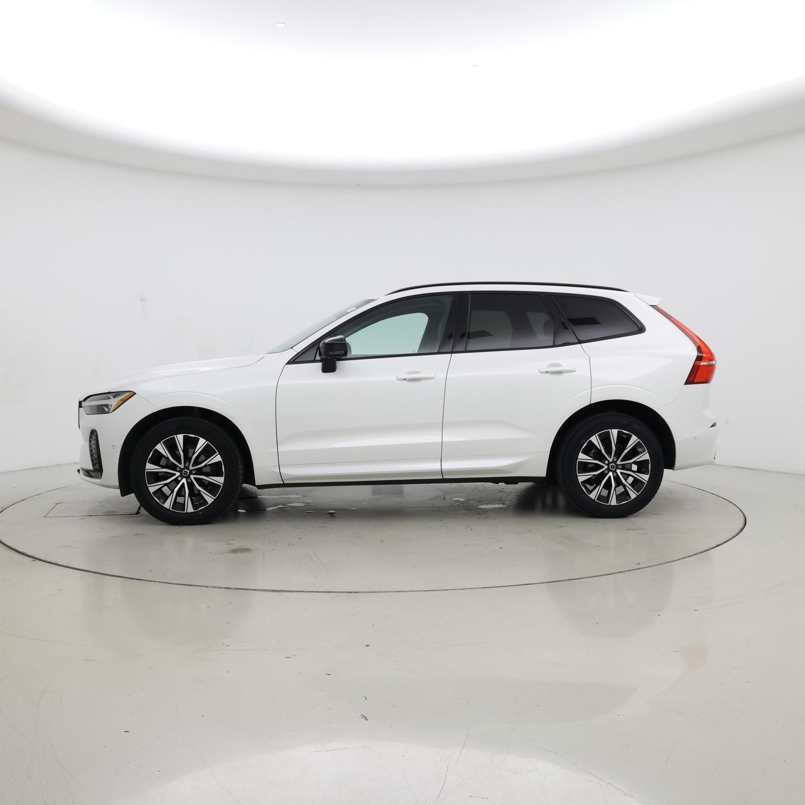 Thumbnail: 2024 Volvo XC60 - 3