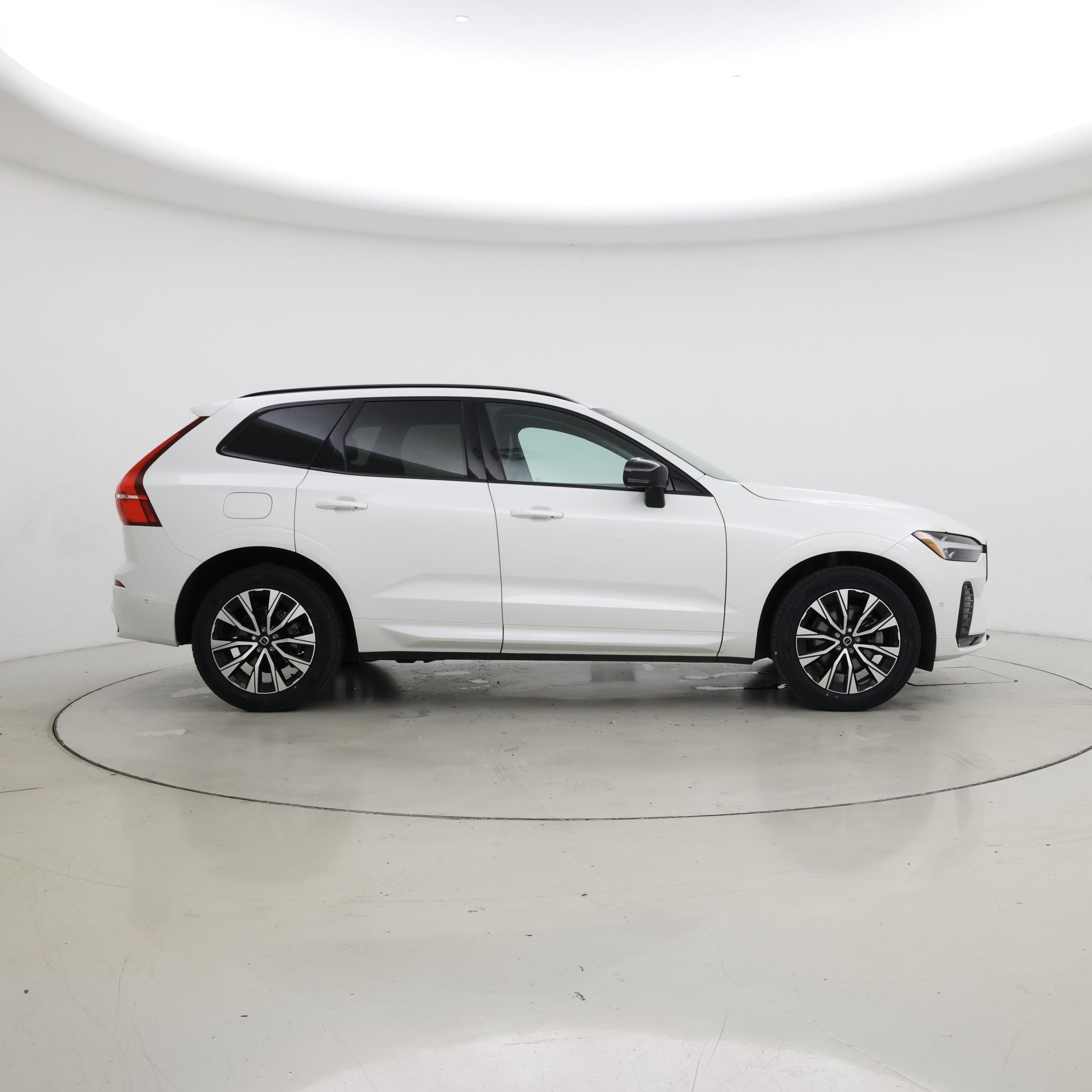Thumbnail: 2024 Volvo XC60 - 7