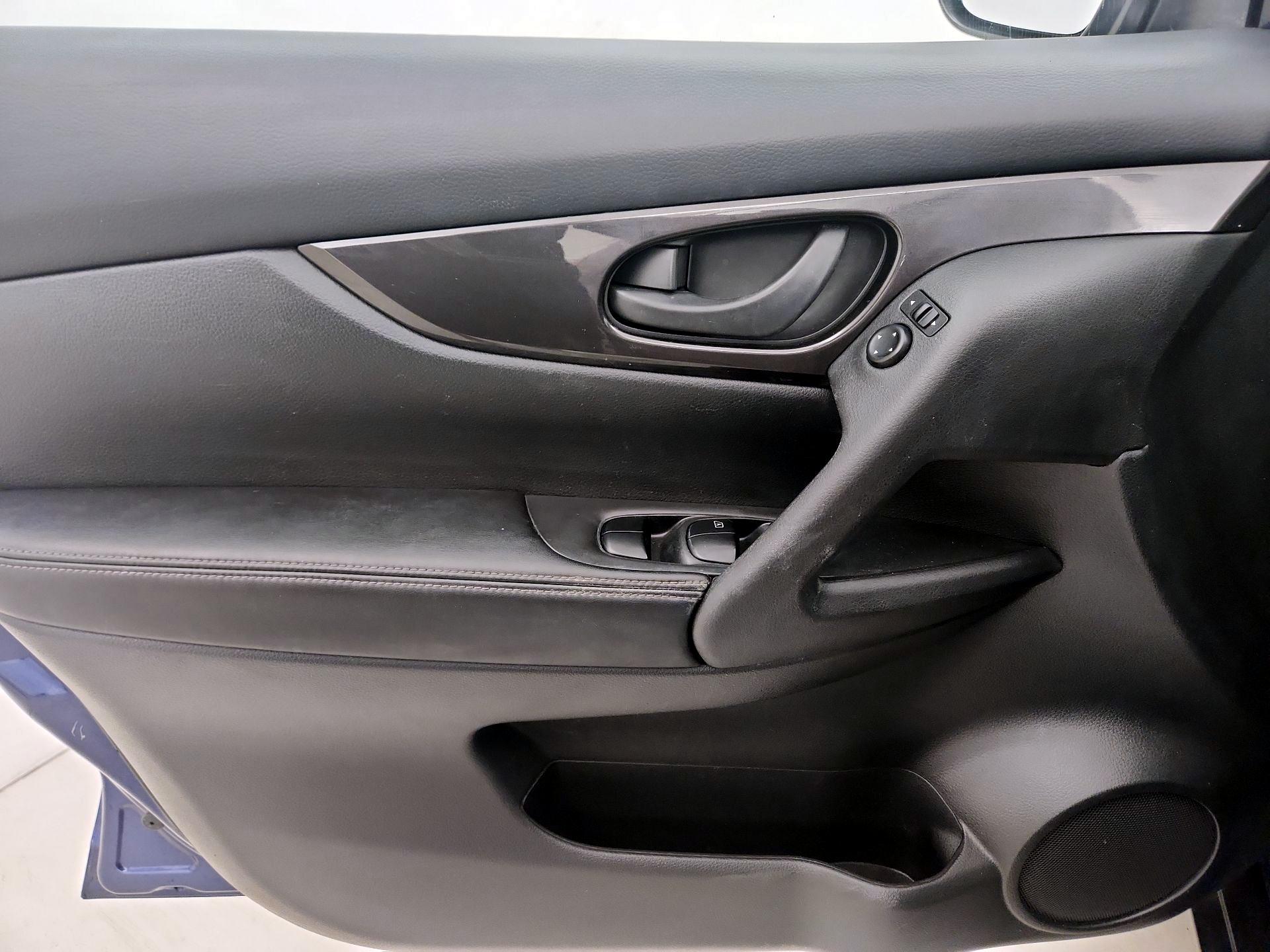 Thumbnail: 2019 Nissan Rogue - 12