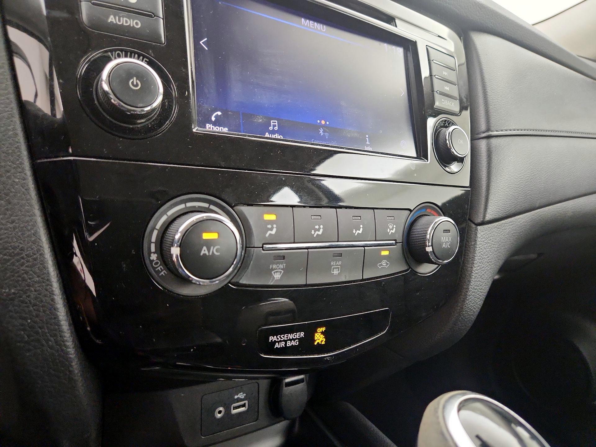 Thumbnail: 2019 Nissan Rogue - 16