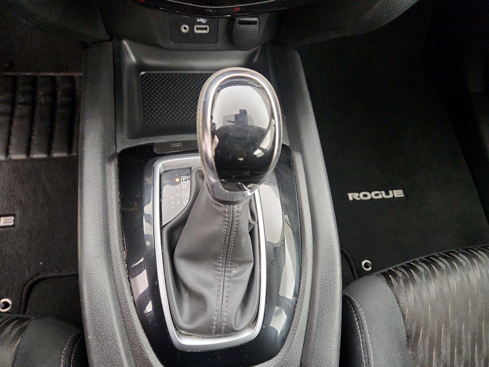 Thumbnail: 2019 Nissan Rogue - 17