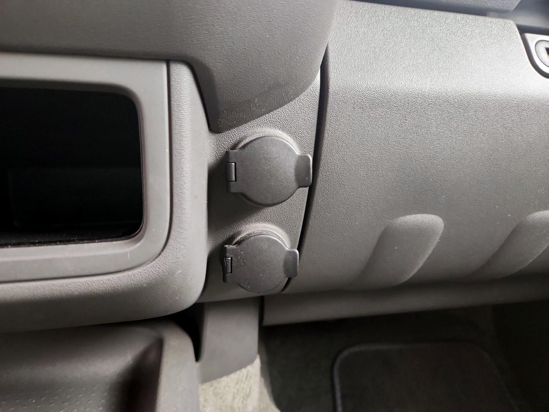 Thumbnail: 2016 Nissan Frontier - 17