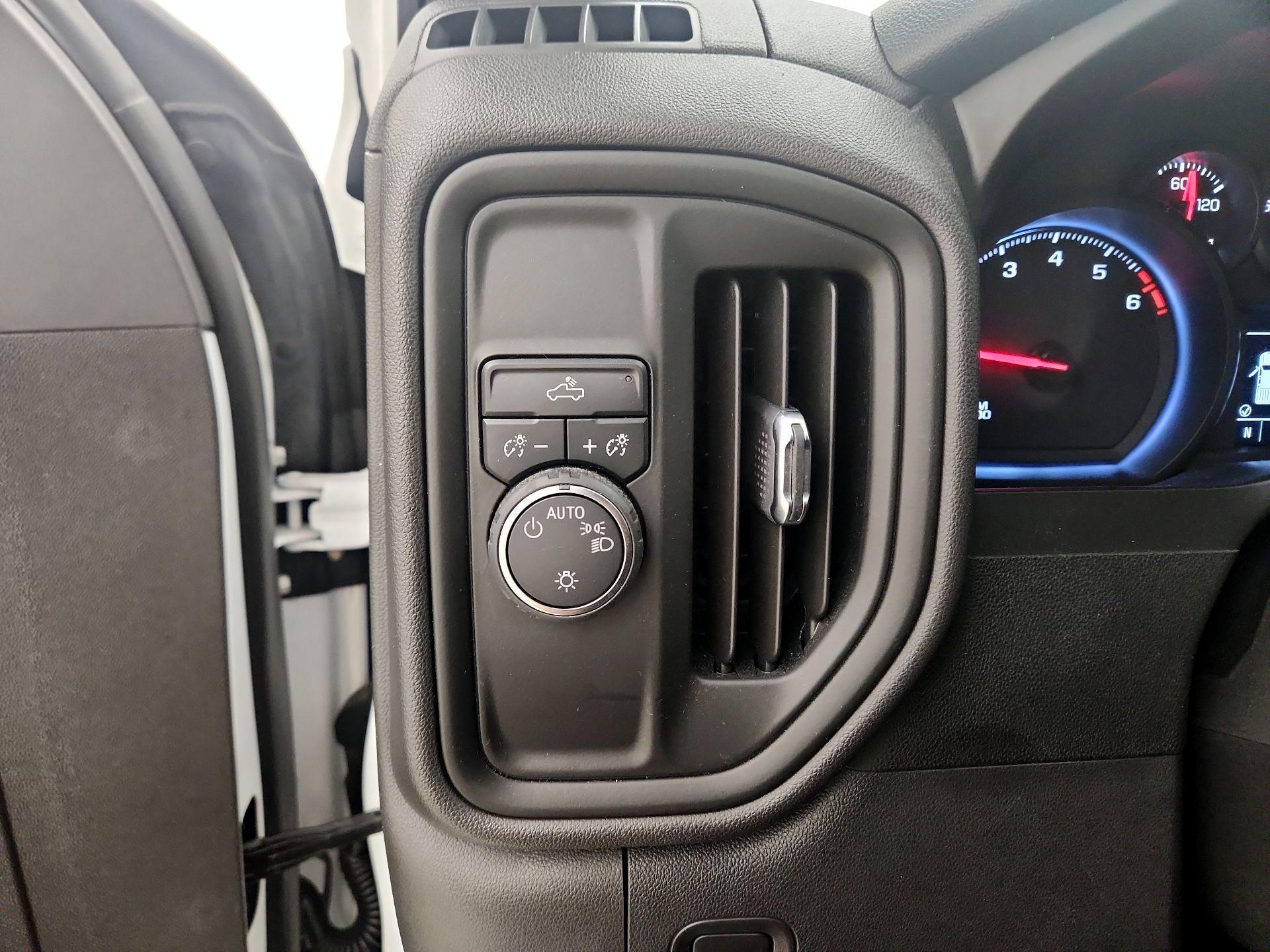 Thumbnail: 2020 Chevrolet Silverado 1500 - 13