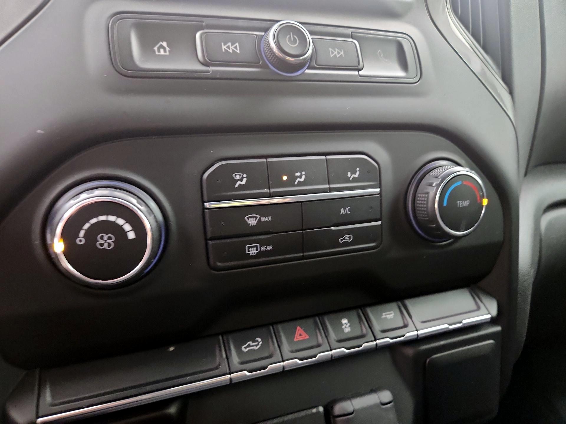 Thumbnail: 2020 Chevrolet Silverado 1500 - 16