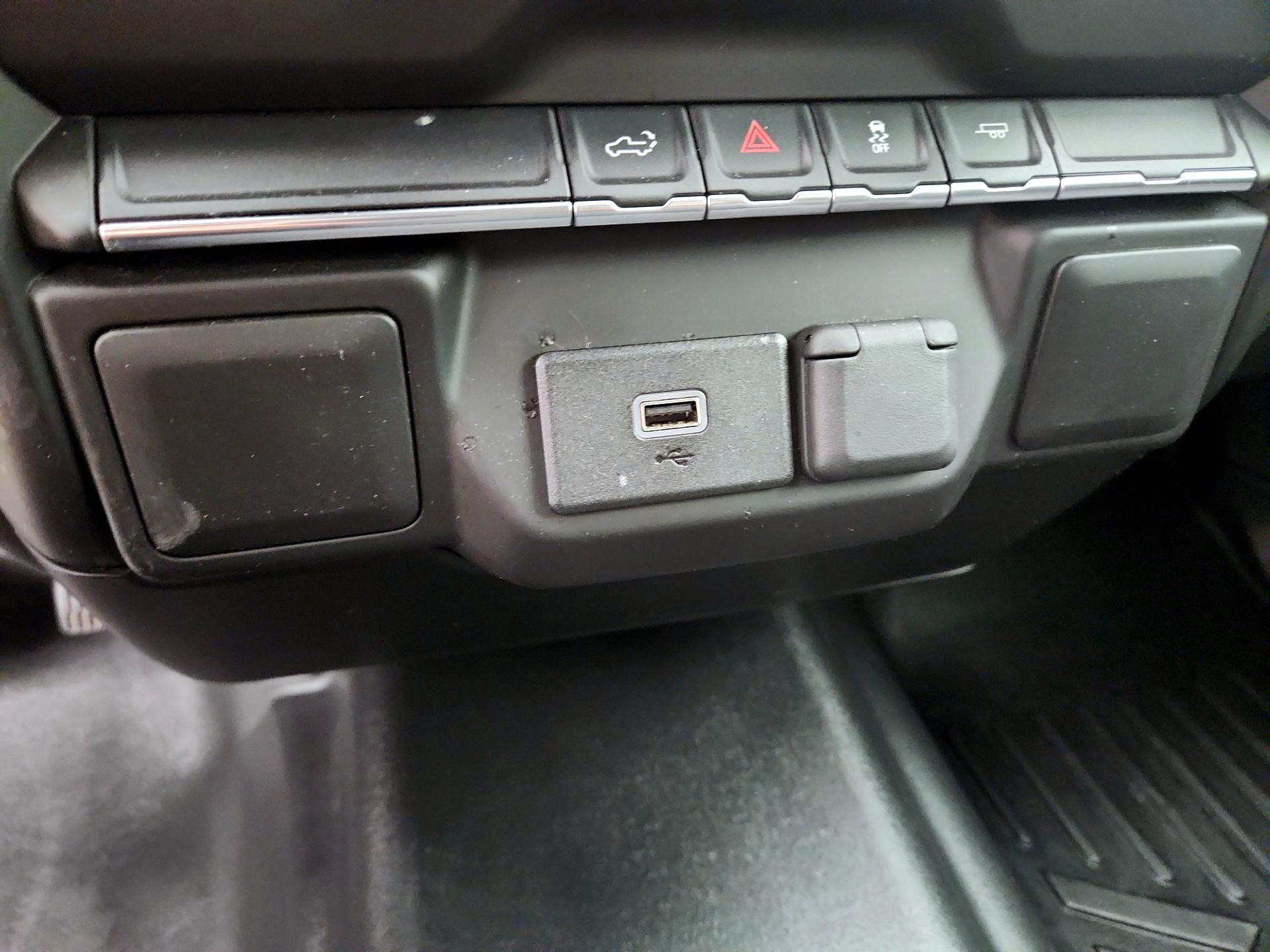 Thumbnail: 2020 Chevrolet Silverado 1500 - 18