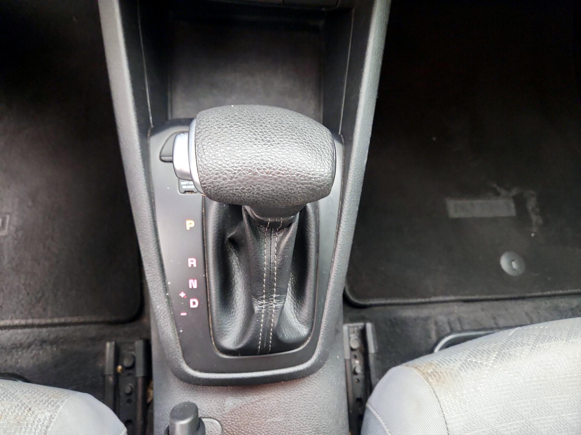 Thumbnail: 2020 Kia Rio - 17