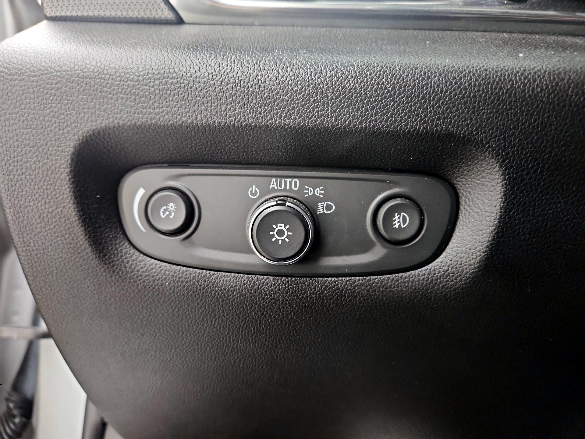 Thumbnail: 2018 Chevrolet Traverse - 13