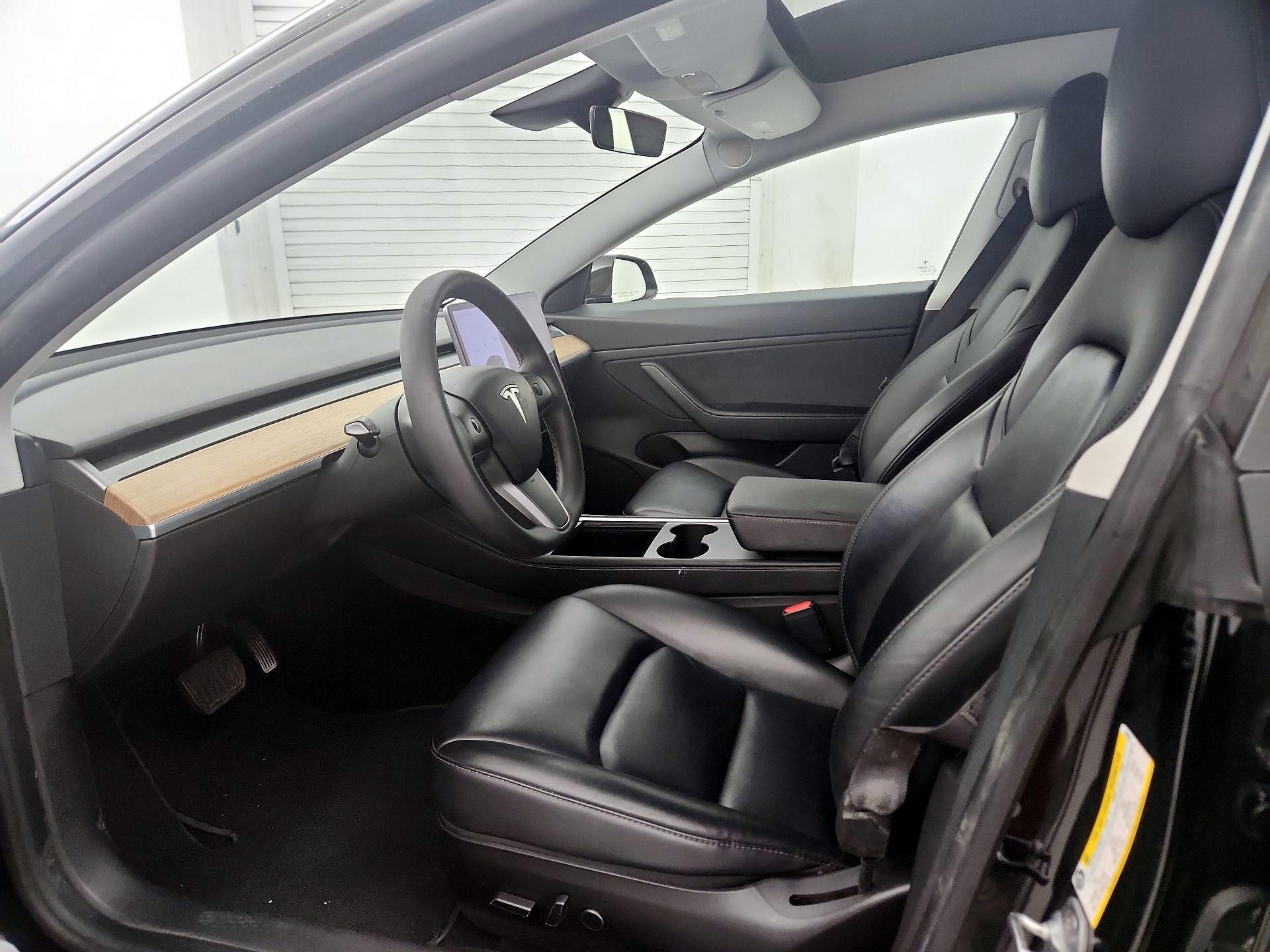 Thumbnail: 2021 Tesla Model 3 - 11