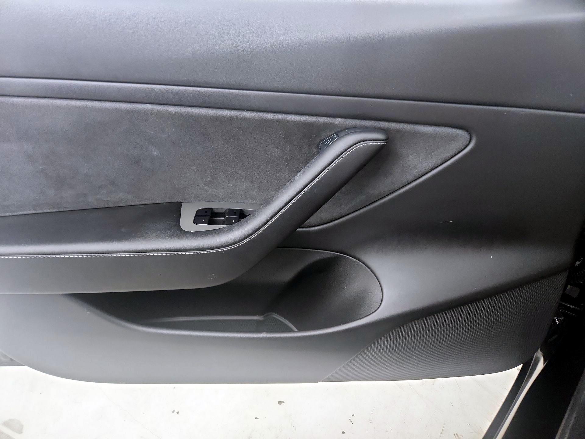 Thumbnail: 2021 Tesla Model 3 - 12